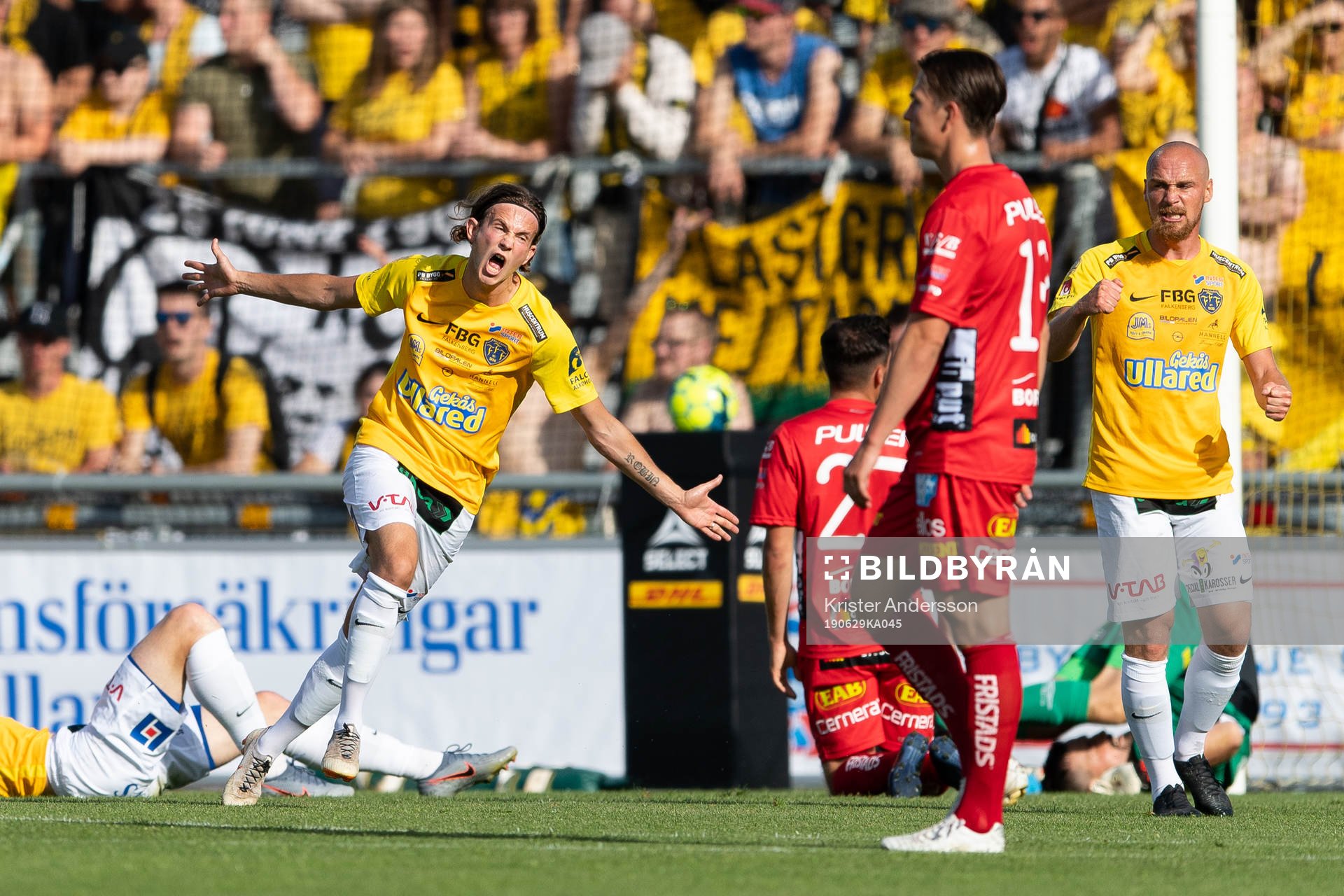Falkenbergs Robin Östlind jublar