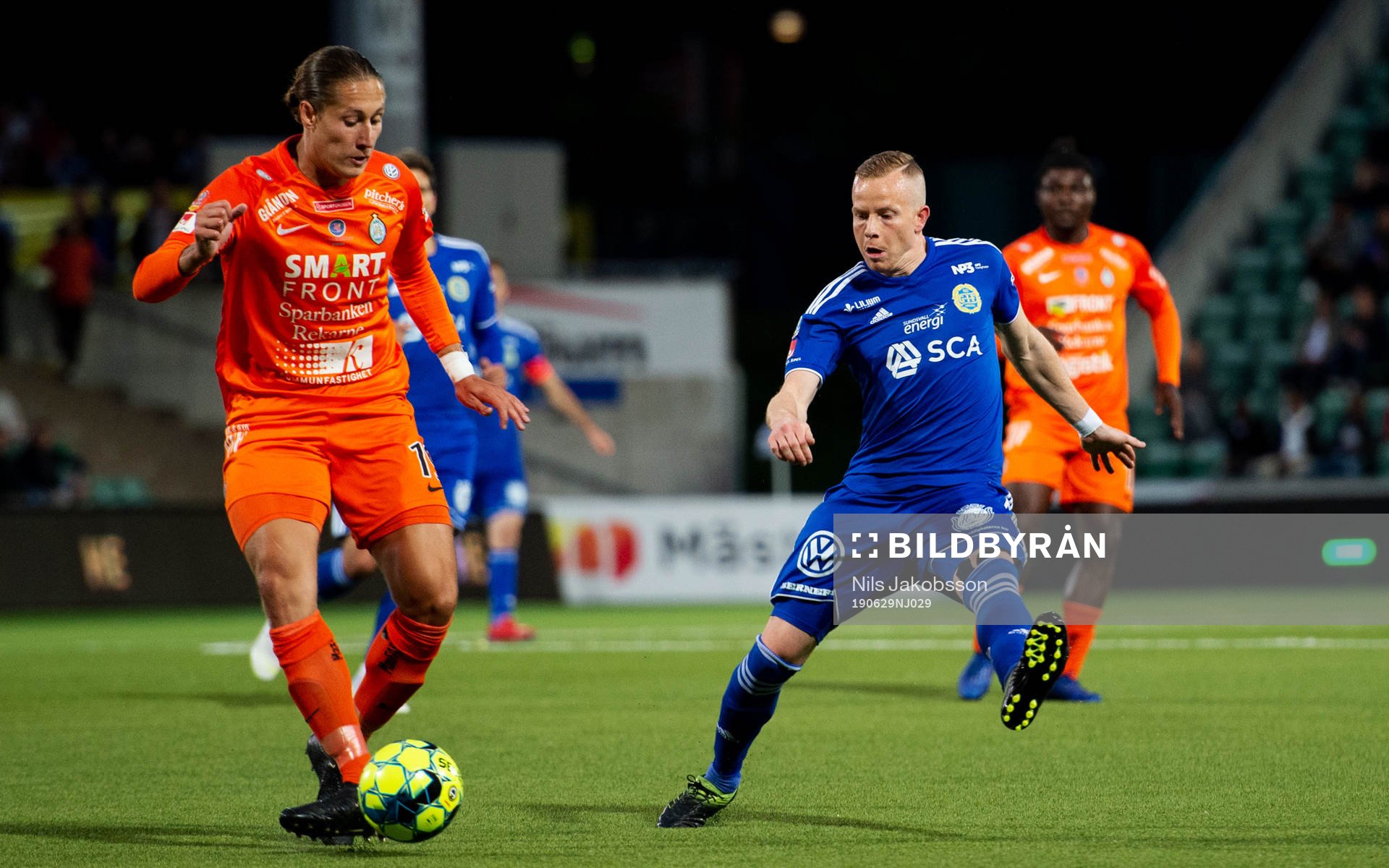 AFC Eskilstunas Felix Michel Melki och Sundsvalls Tobias