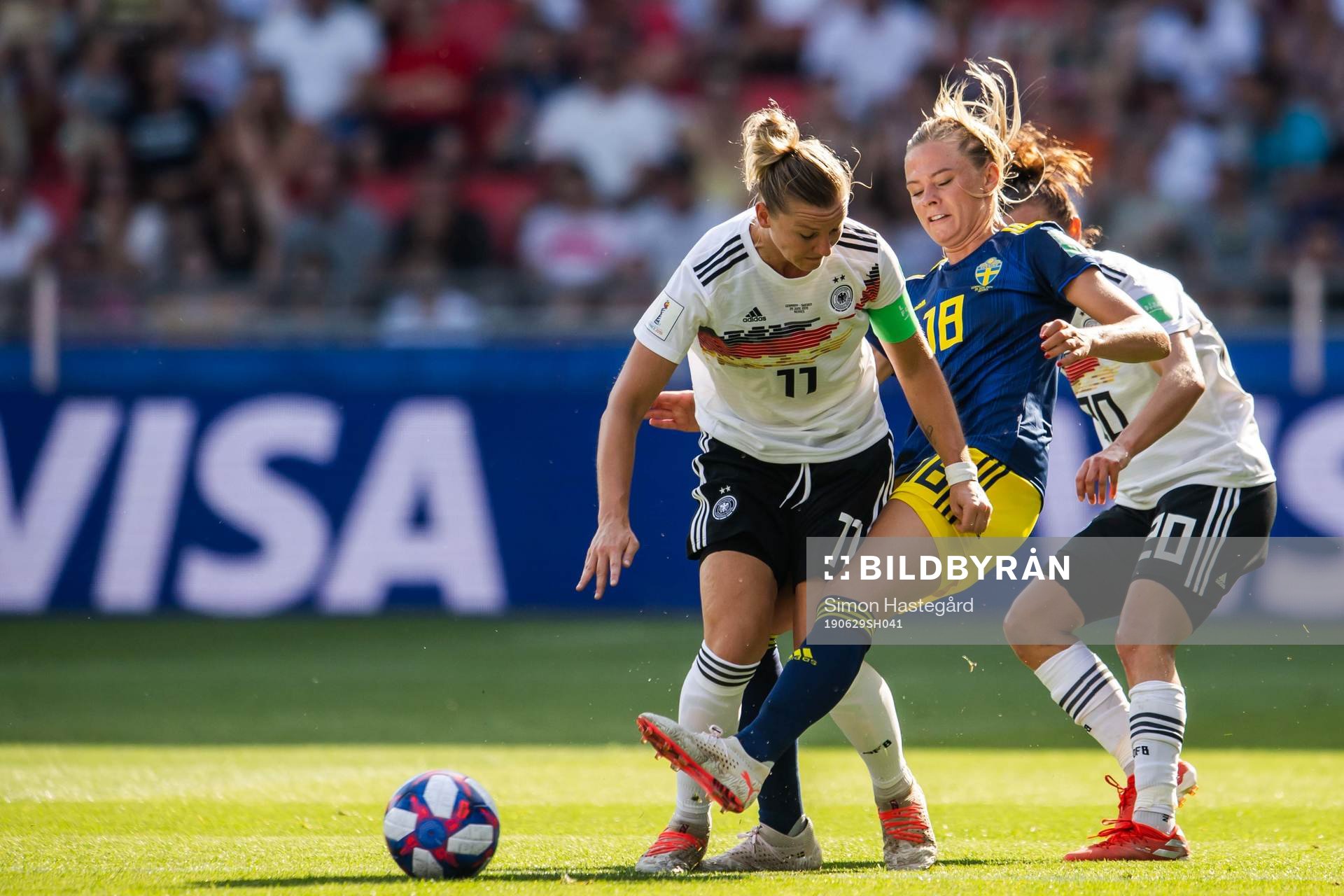 Alexandra Popp and Lina Magull of Germany against Fridolina