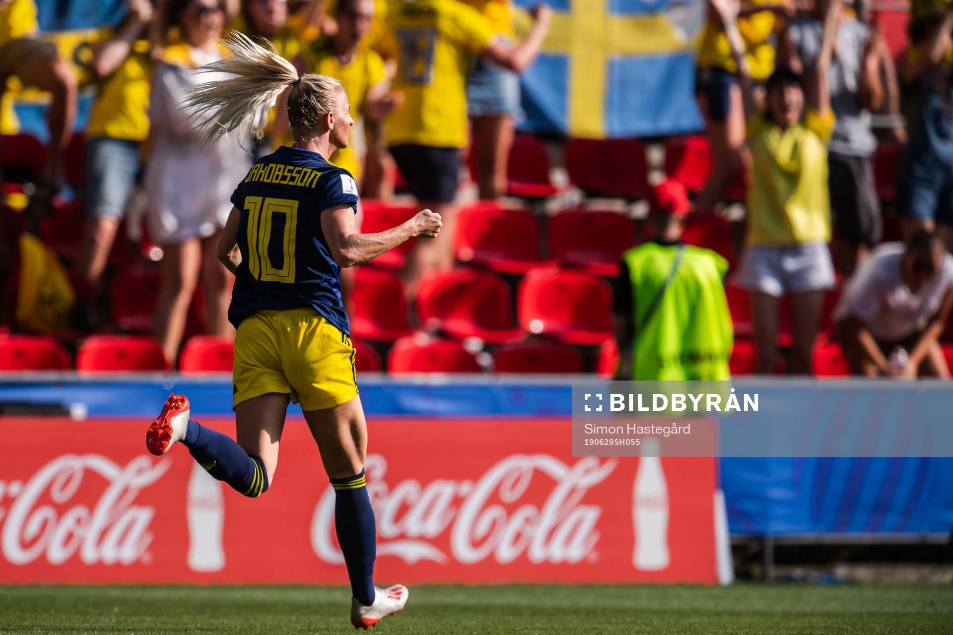 Sofia Jakobsson of Sweden celebrates