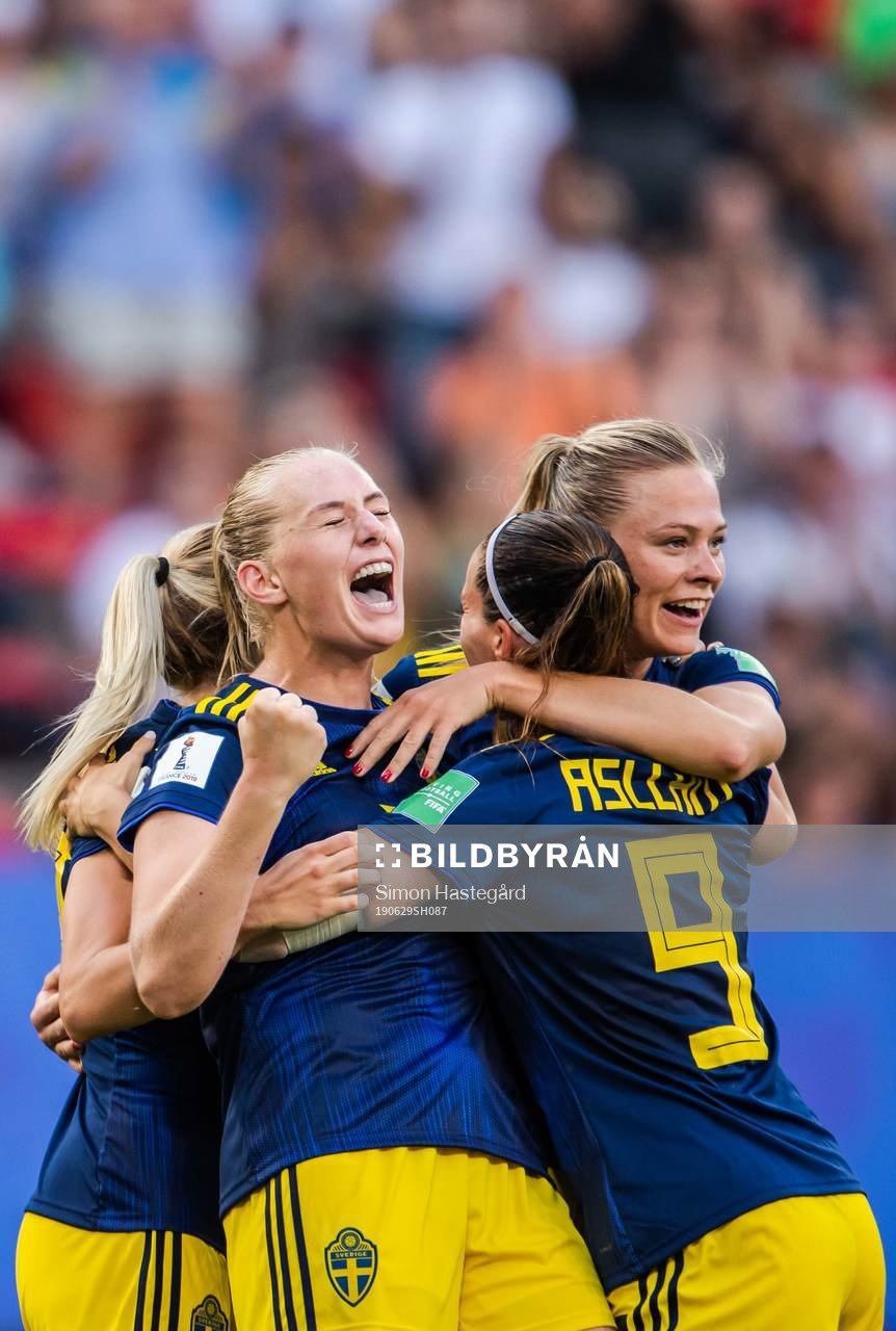 Stina Blackstenius of Sweden celebrate with teammates