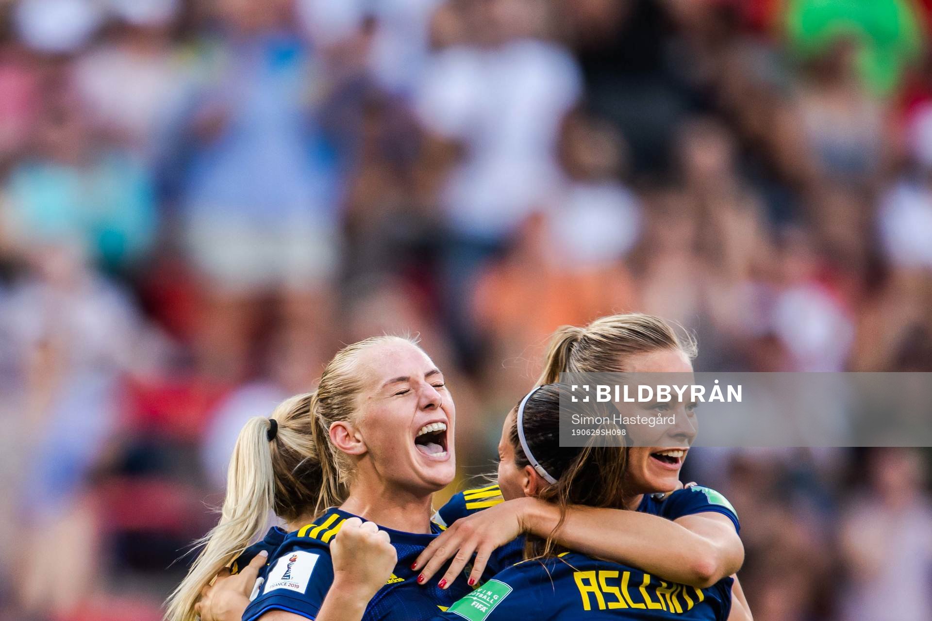 Stina Blackstenius of Sweden celebrate with teammates