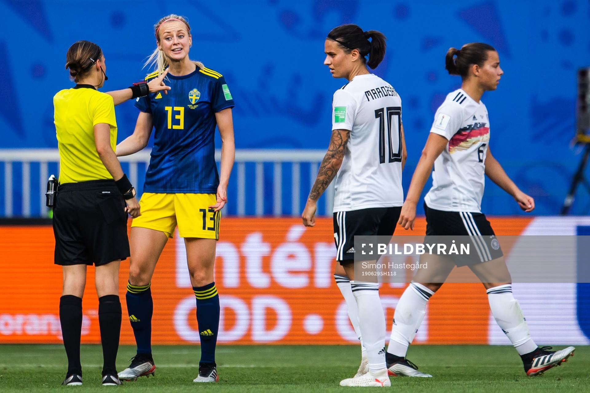Amanda Ilestedt of Sweden in a conversation with referee