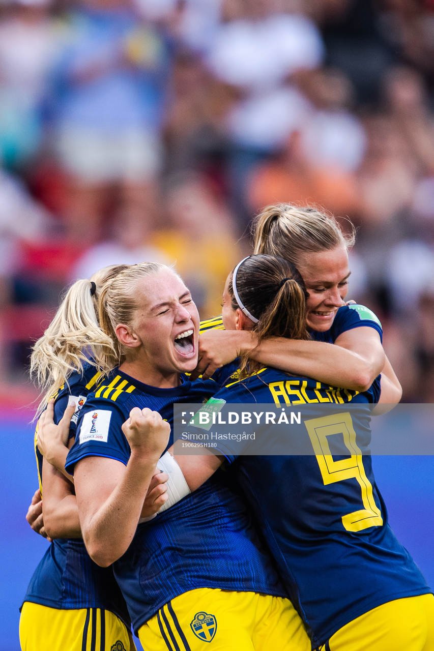 Stina Blackstenius of Sweden celebrates the 1-2 goal