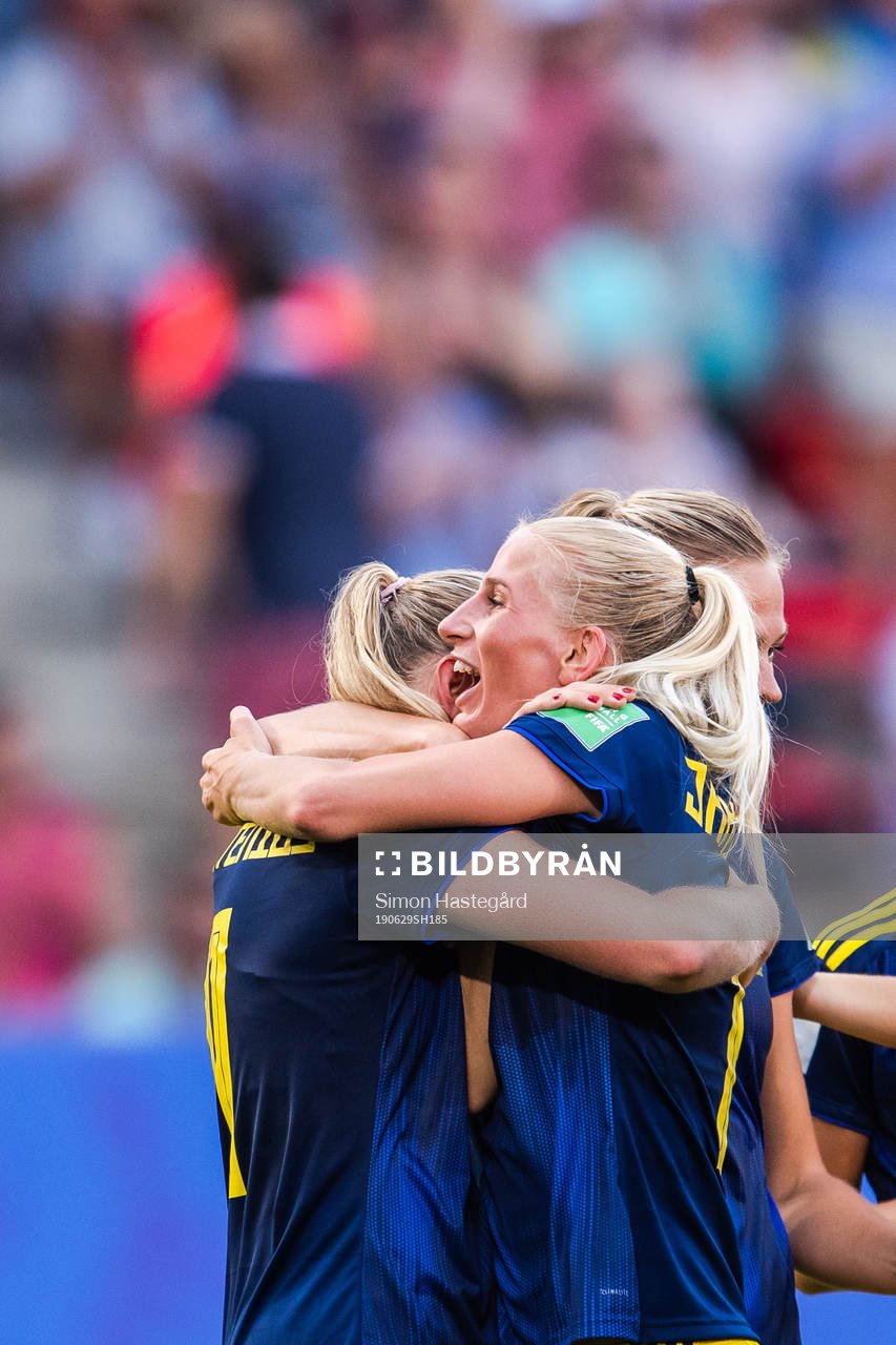 Stina Blackstenius and Sofia Jakobsson of Sweden celebrates