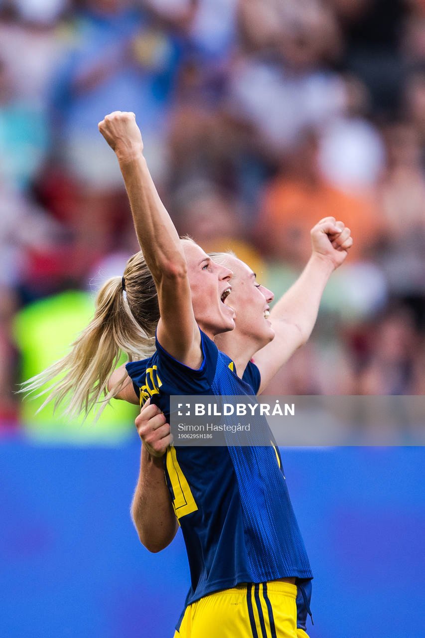 Stina Blackstenius and Sofia Jakobsson of Sweden celebrates