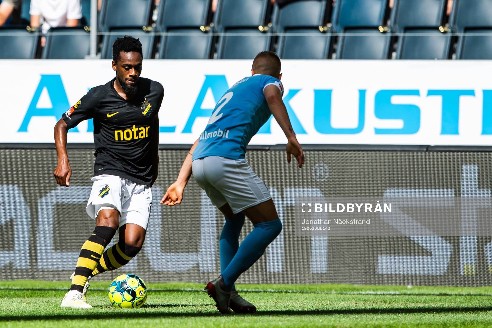 s Heradi Rashidi och Malmö FFs Eric Larsson