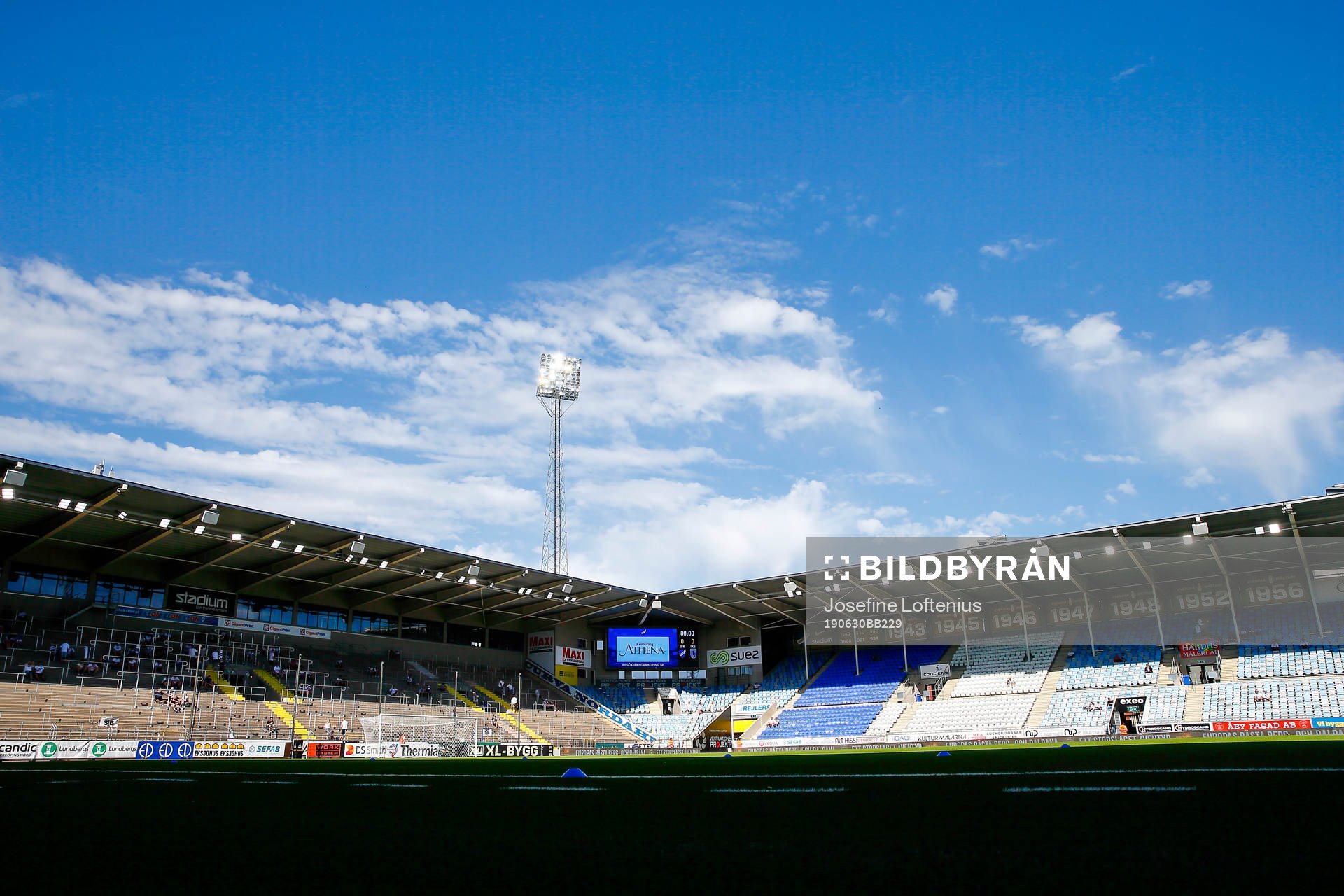 Östgötaporten innan fotbollsmatchen i Allsvenskan mellan