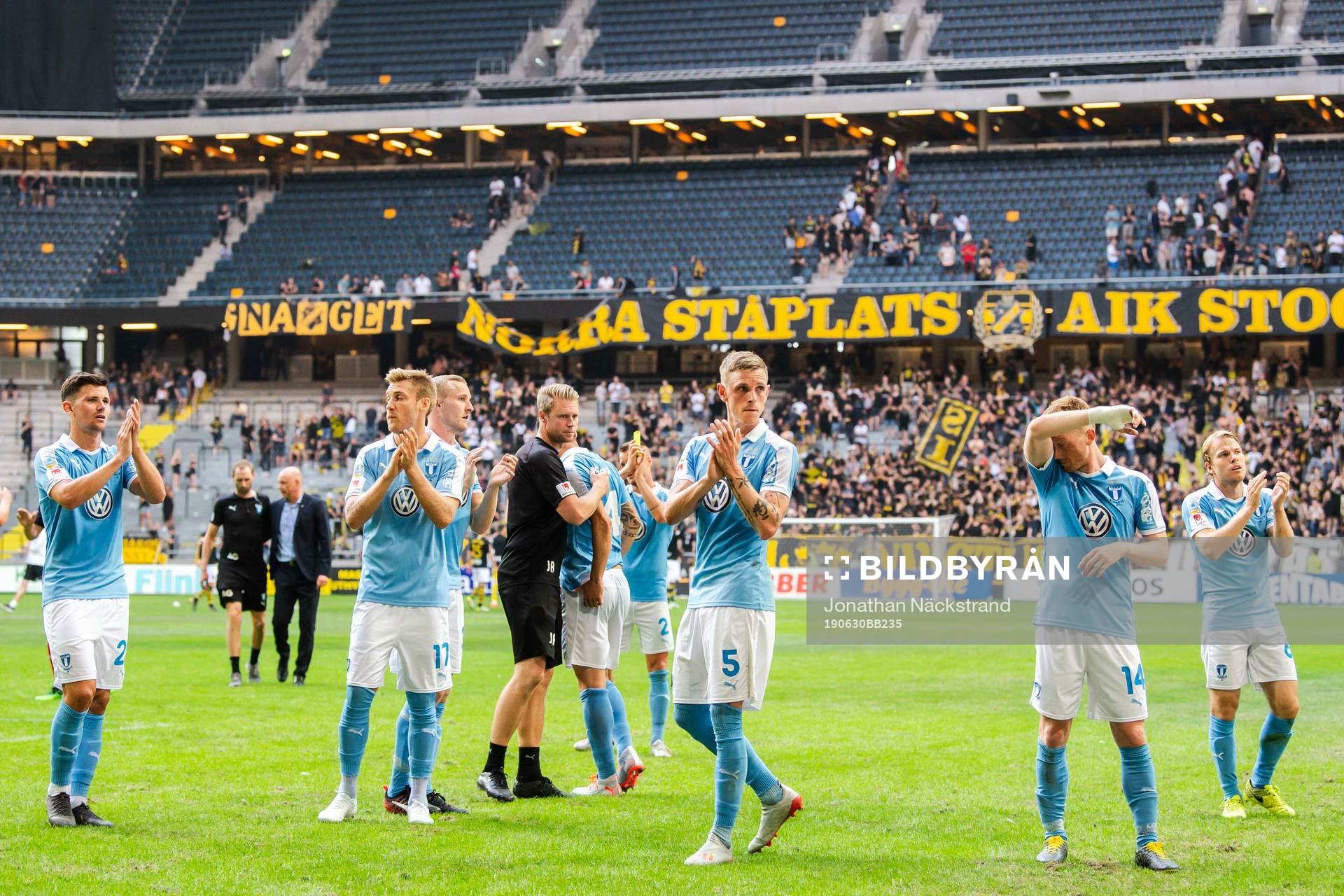 Malmö FFs spelare tackar publiken
