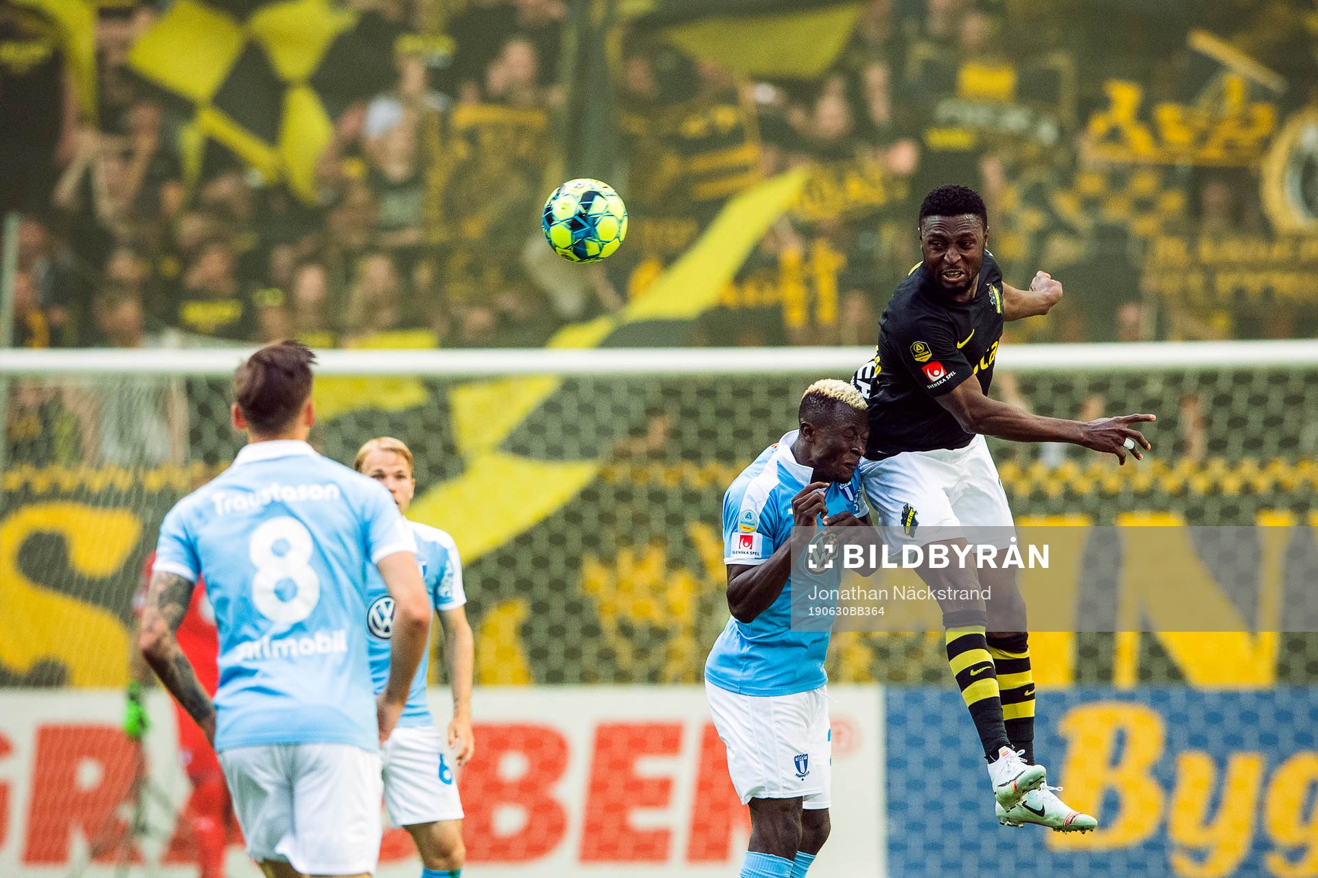 s Chinedu Obasi och Malmö FFs Bonke Innocent