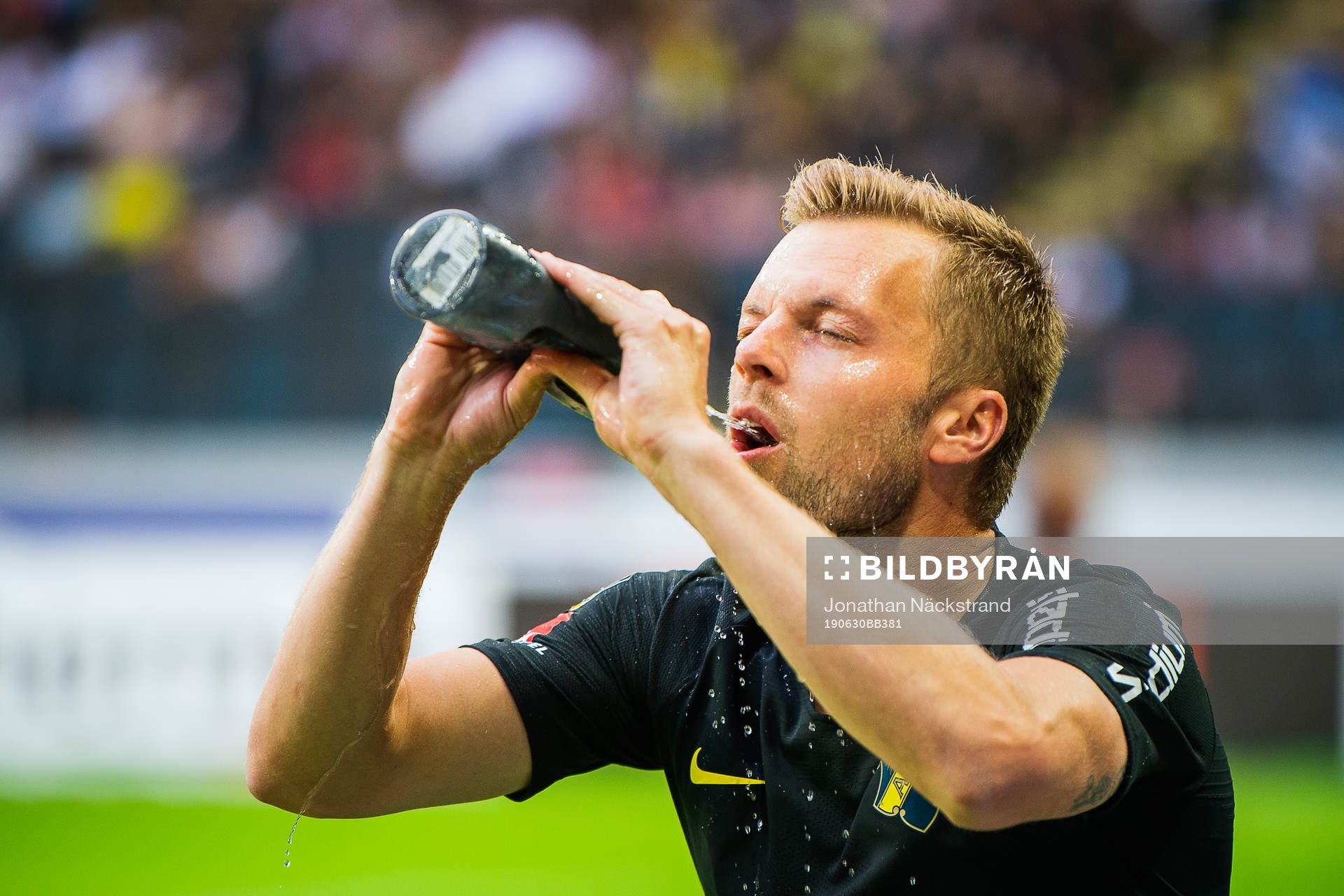 s Sebastian Larsson