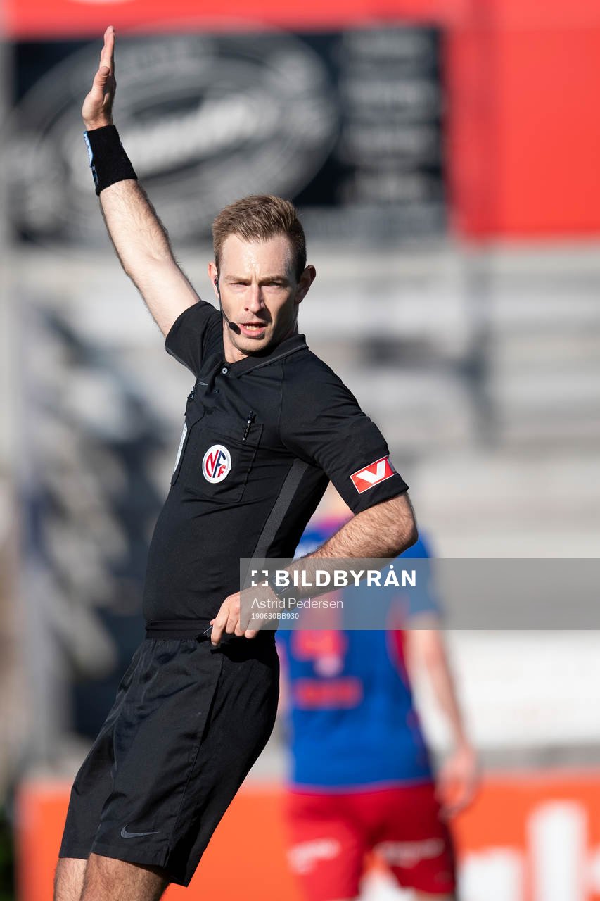 Daniel Higraff, referee