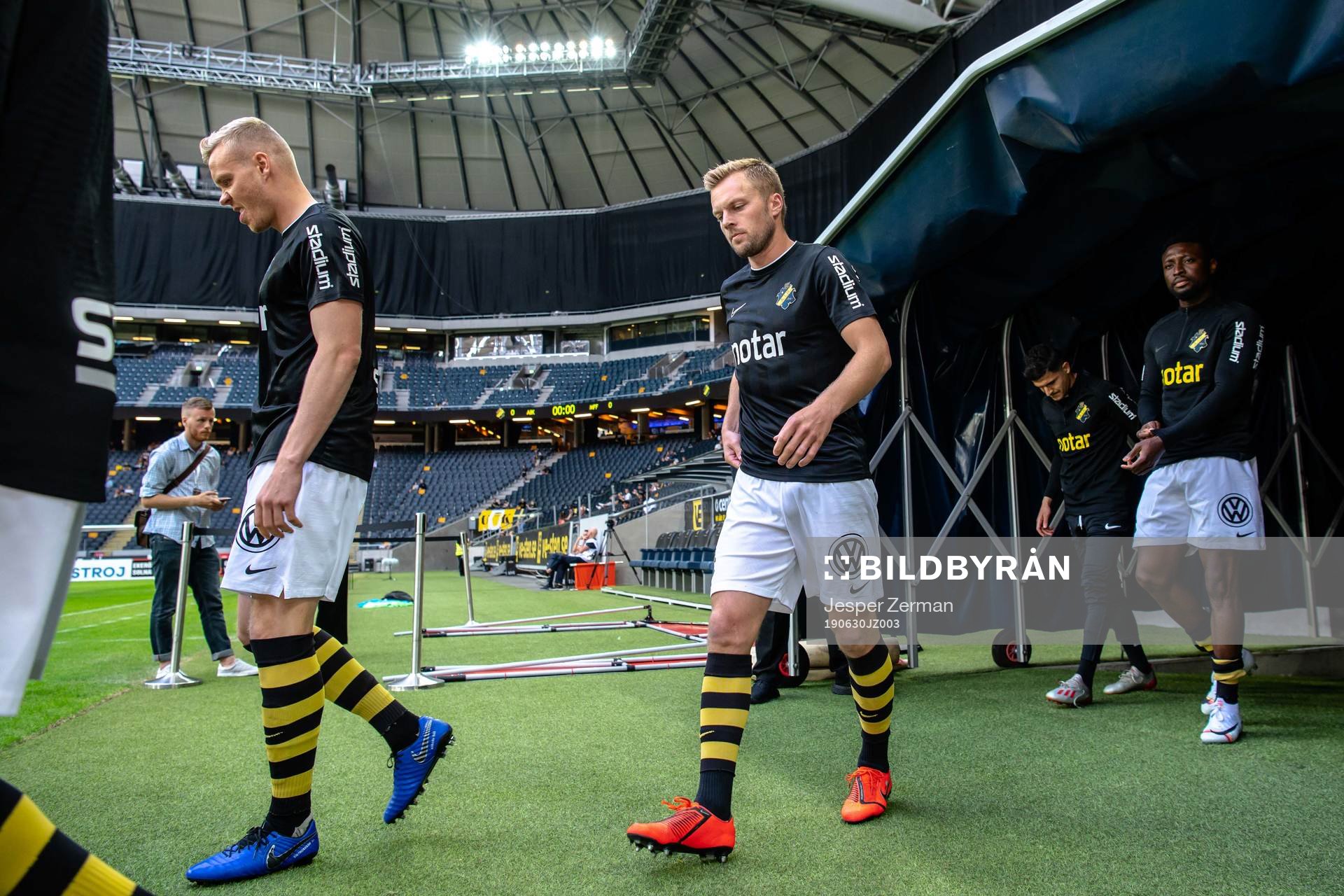 s Sebastian Larsson