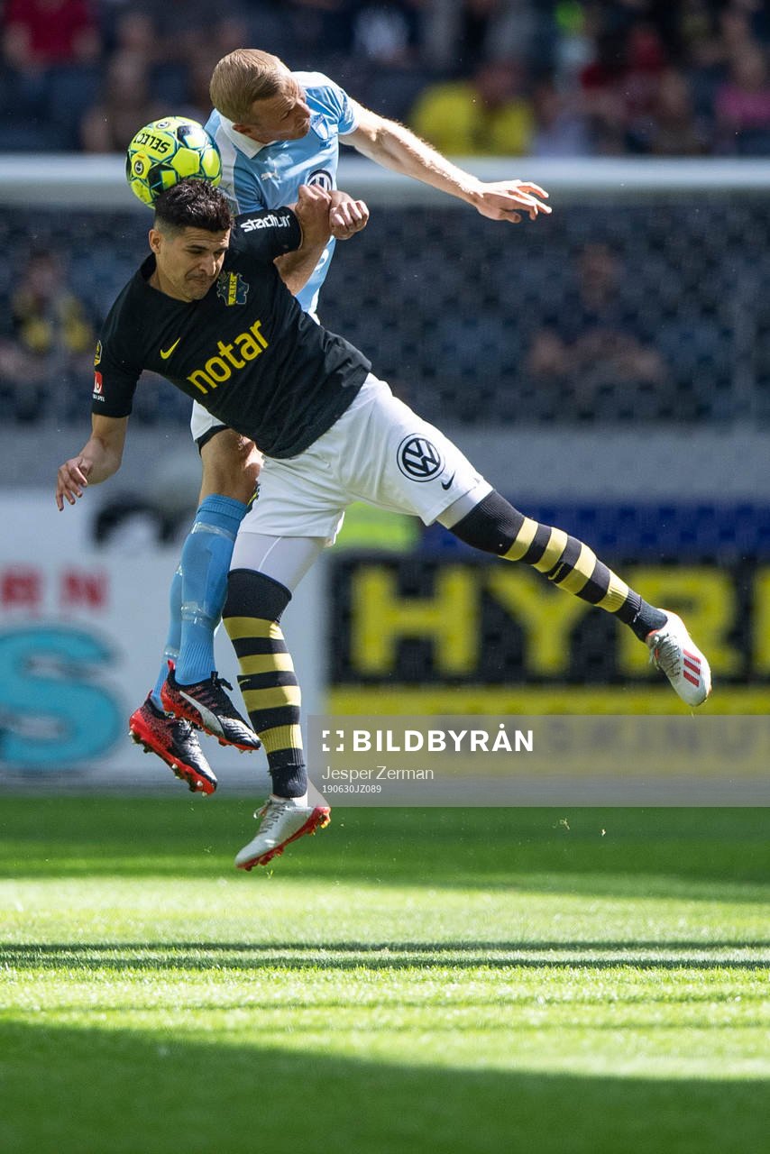 s Tarik Elyounoussi och Malmö FFs Franz Brorsson