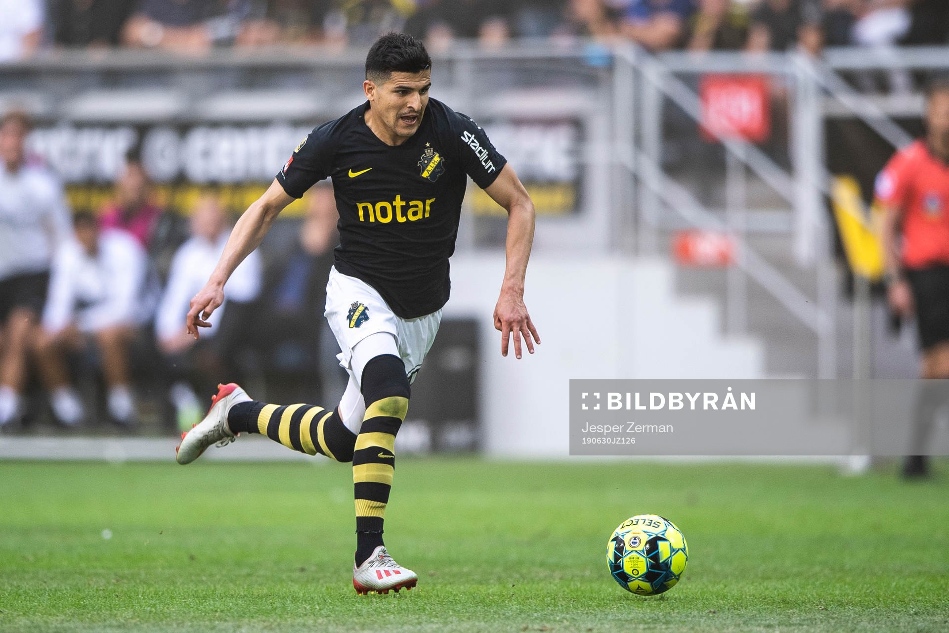 s Tarik Elyounoussi