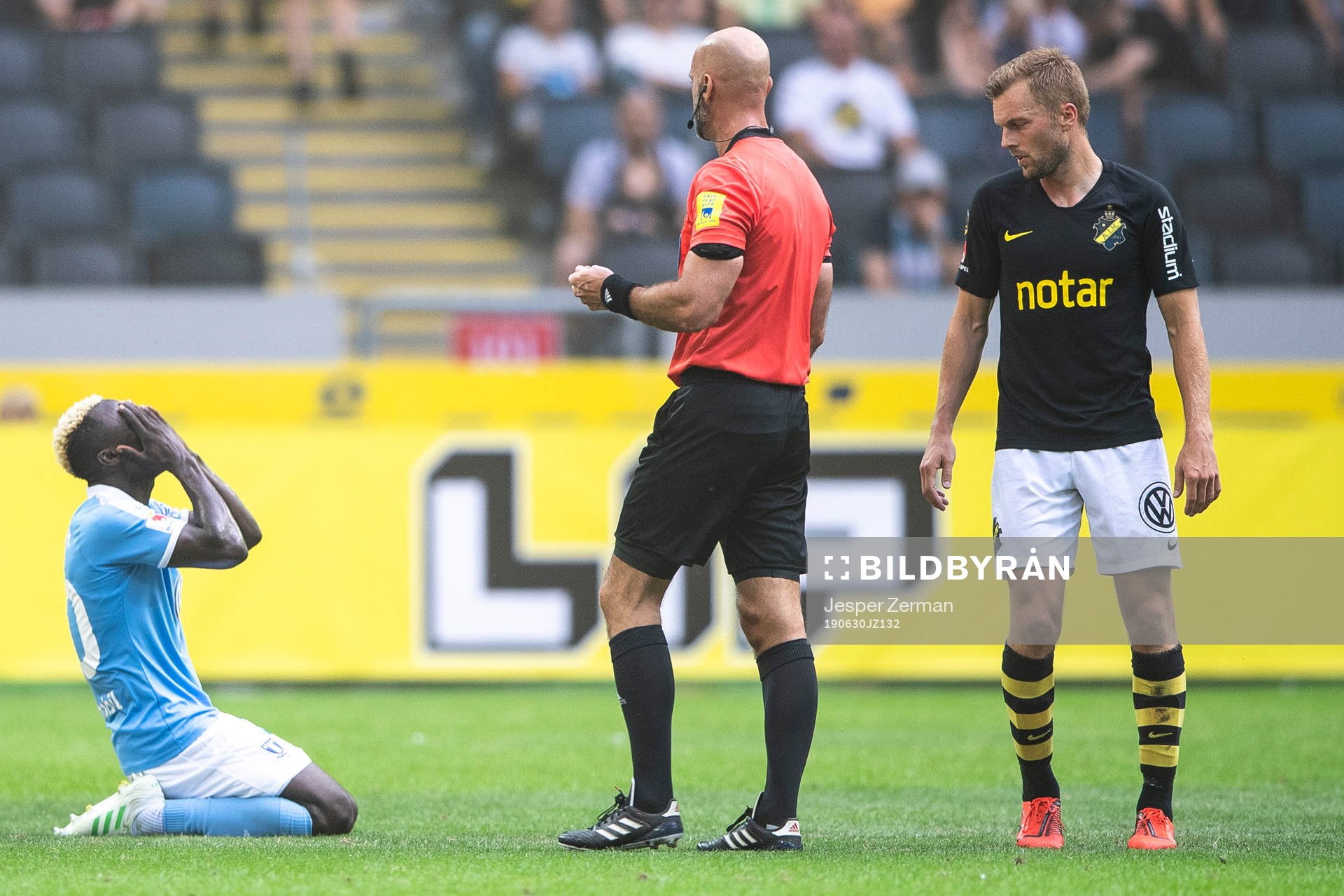 Malmö FFs Bonke Innocent reagerar på ett domslut av