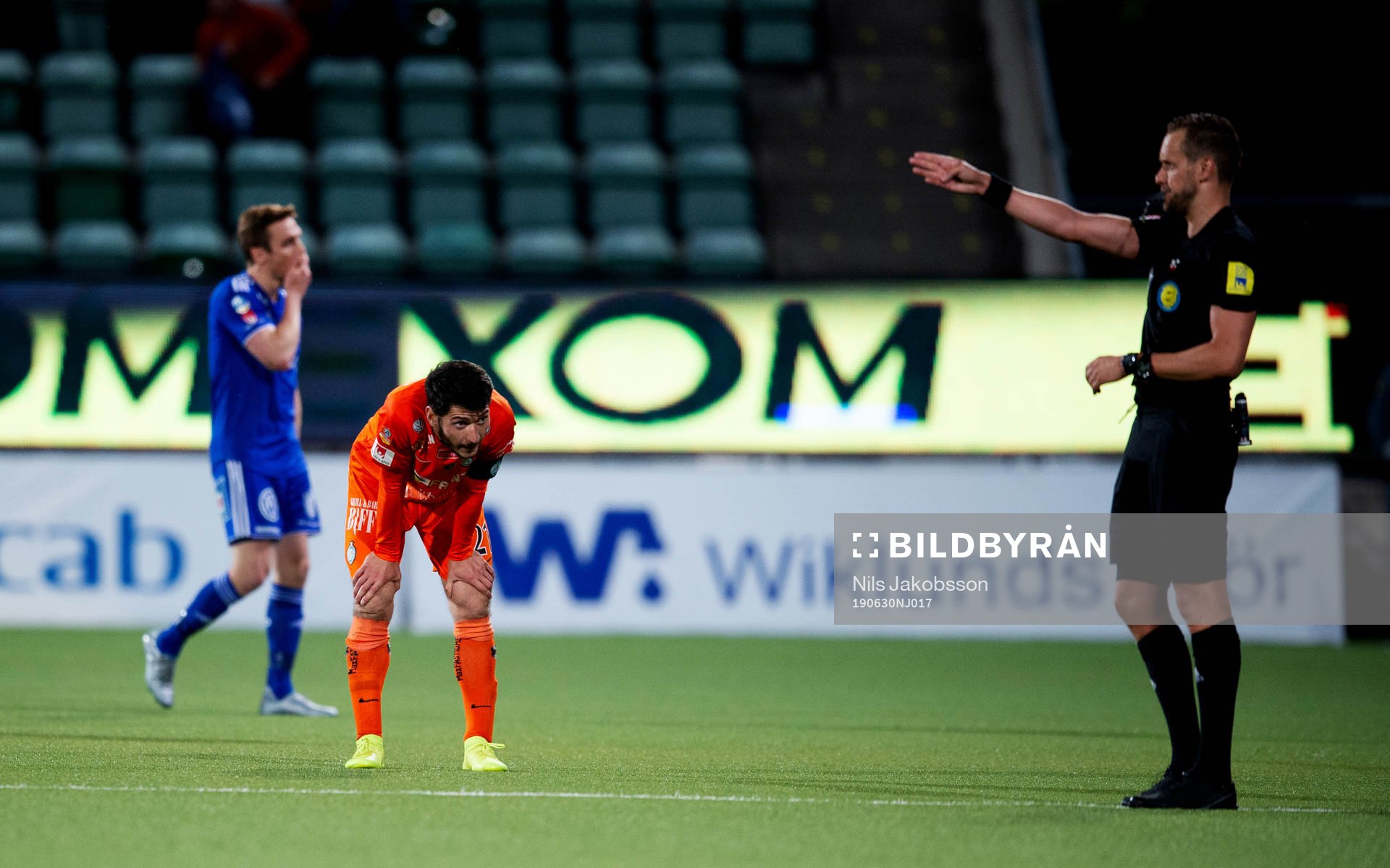Sundsvalls David Myrestam och AFC Eskilstunas Anel Rashkaj