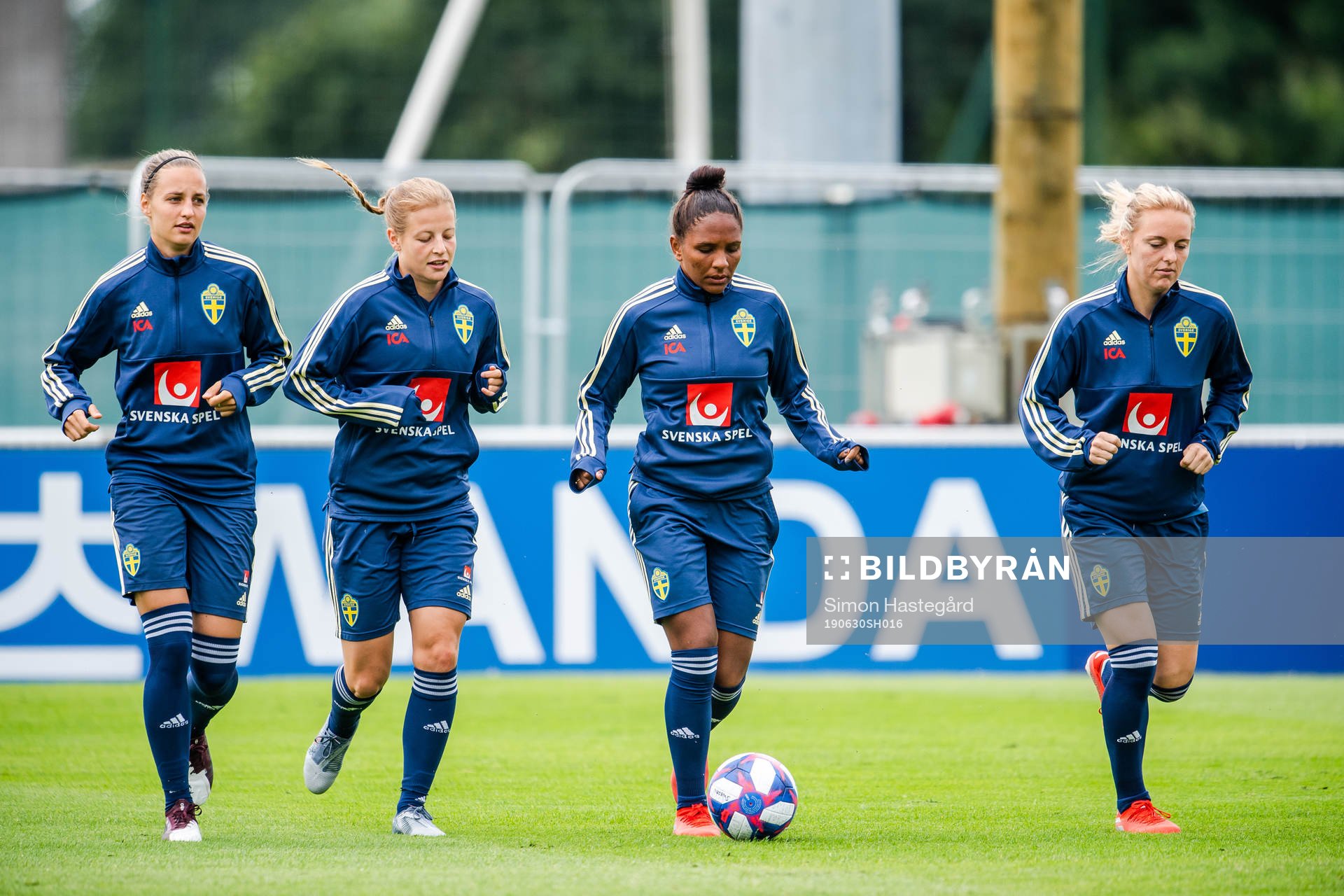 Nathalie Björn , Anna Anvegård , Madelen Janogy and Mimmi