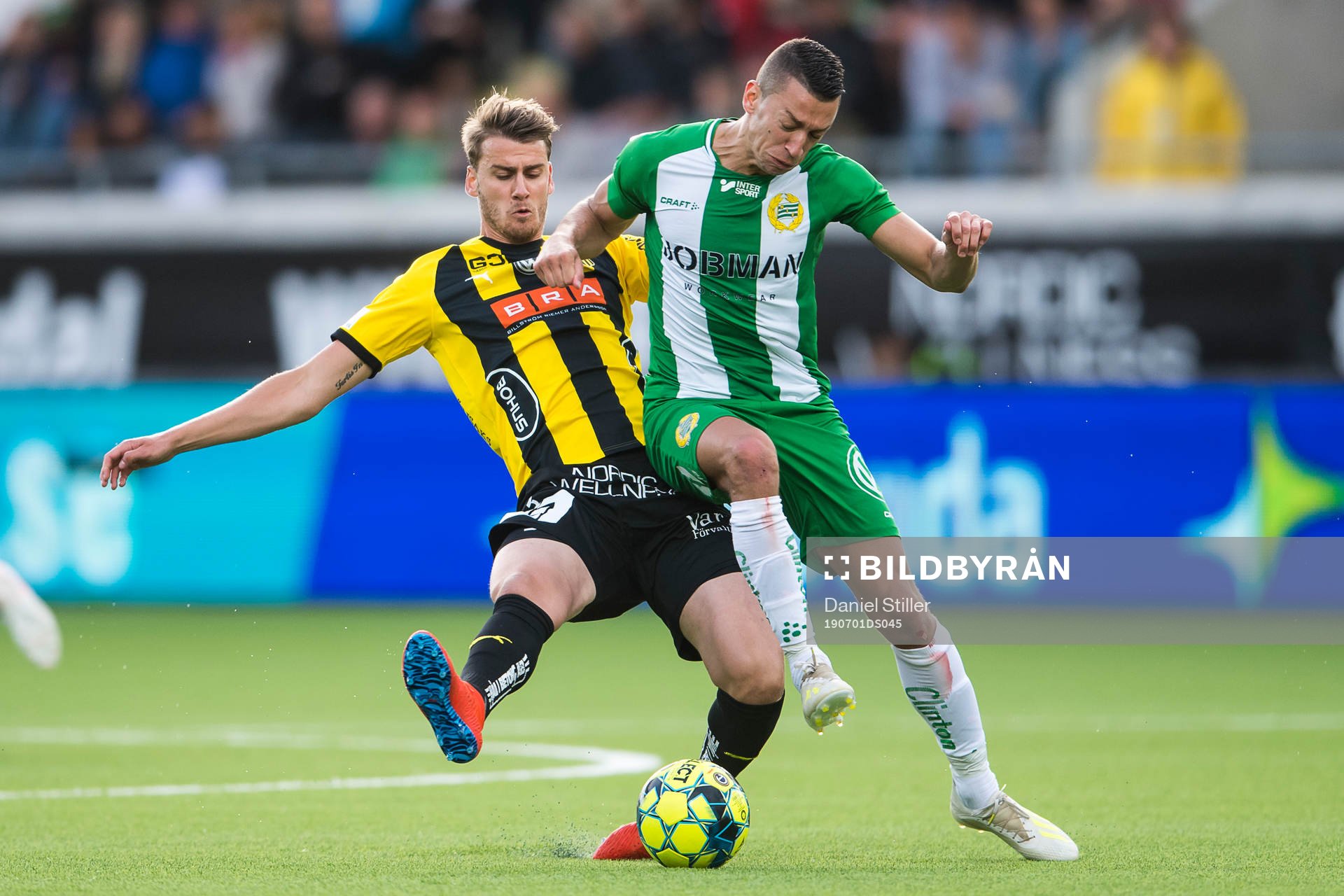 Häckens Johan Hammar och Hammarbys Nikola Djurdjic