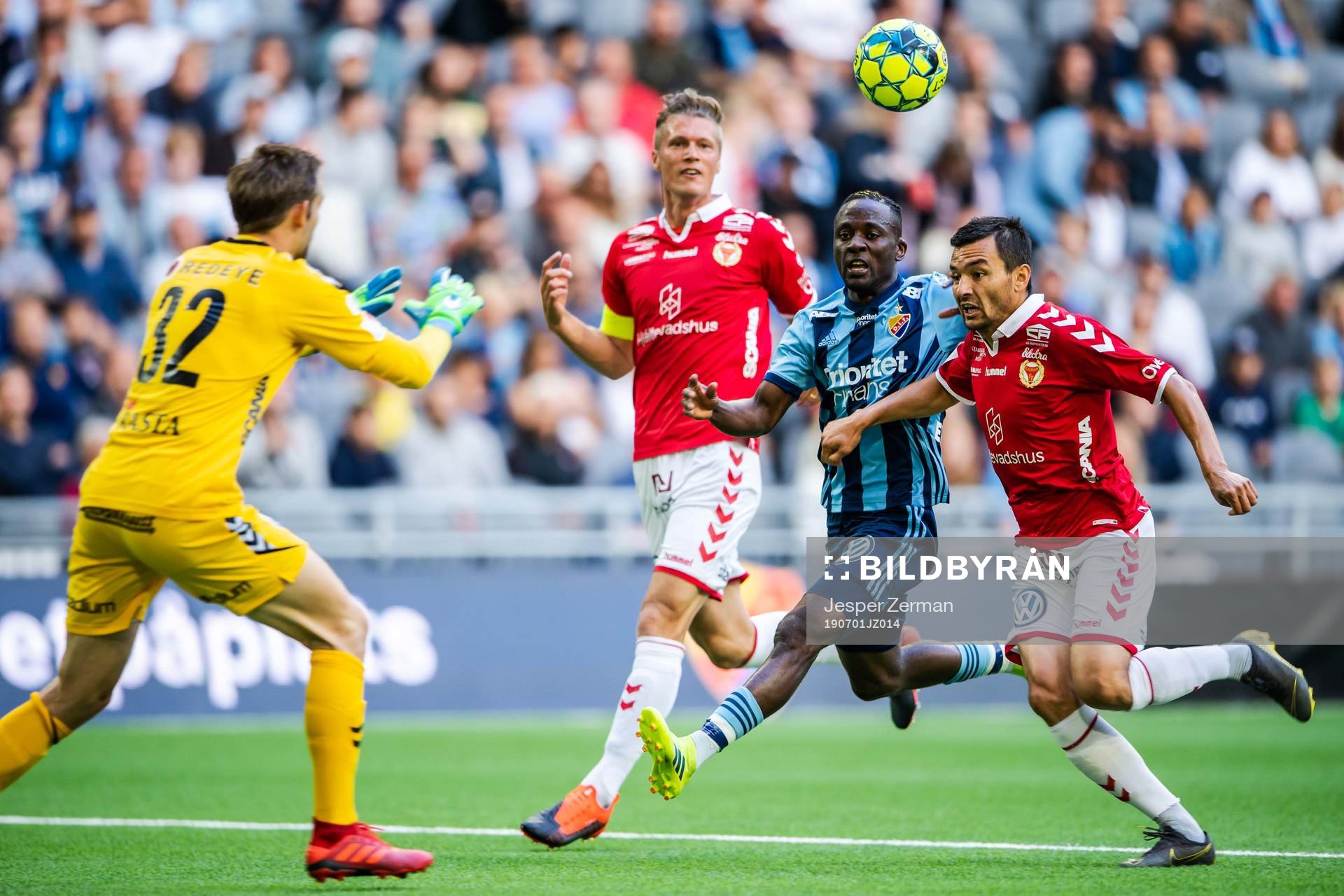 Kalmars målvakt Lucas Hägg-Johansson, Rasmus Elm och Emin