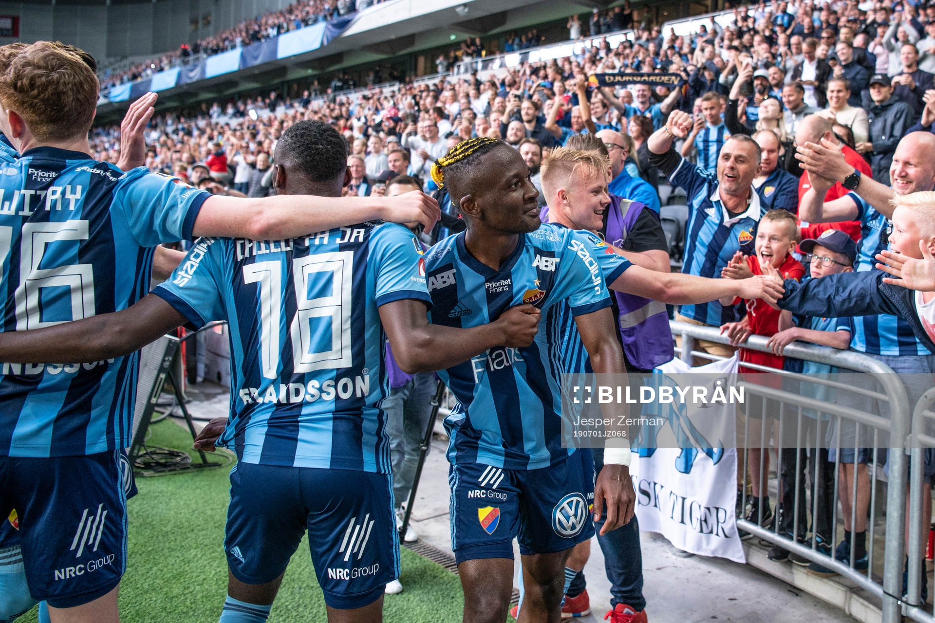 Djurgårdens Mohamed Buya Turay (h) jublar