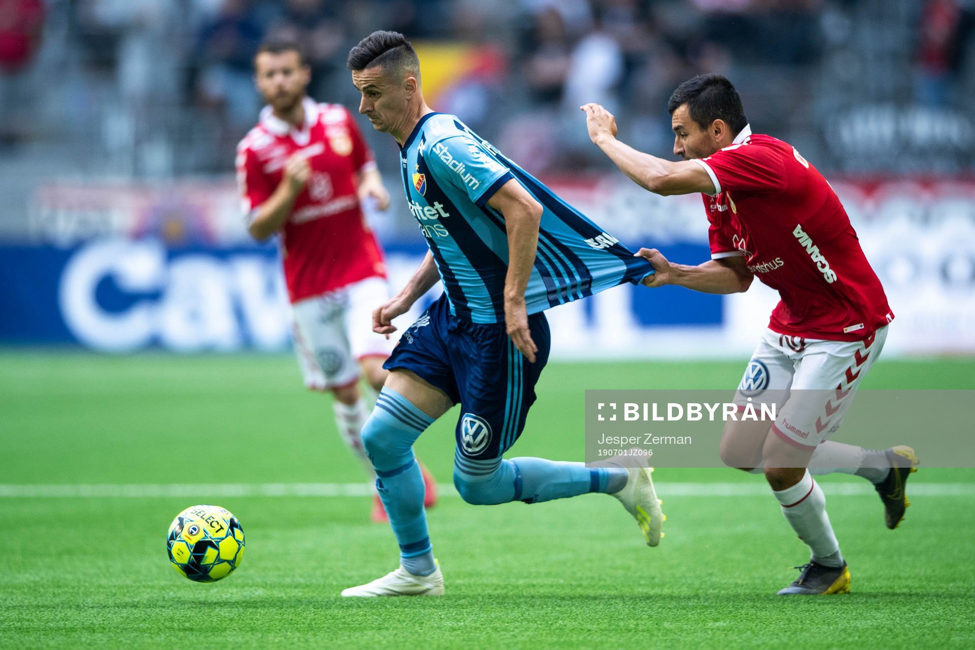 Djurgårdens Haris Radetinac och Kalmars Emin Nouri
