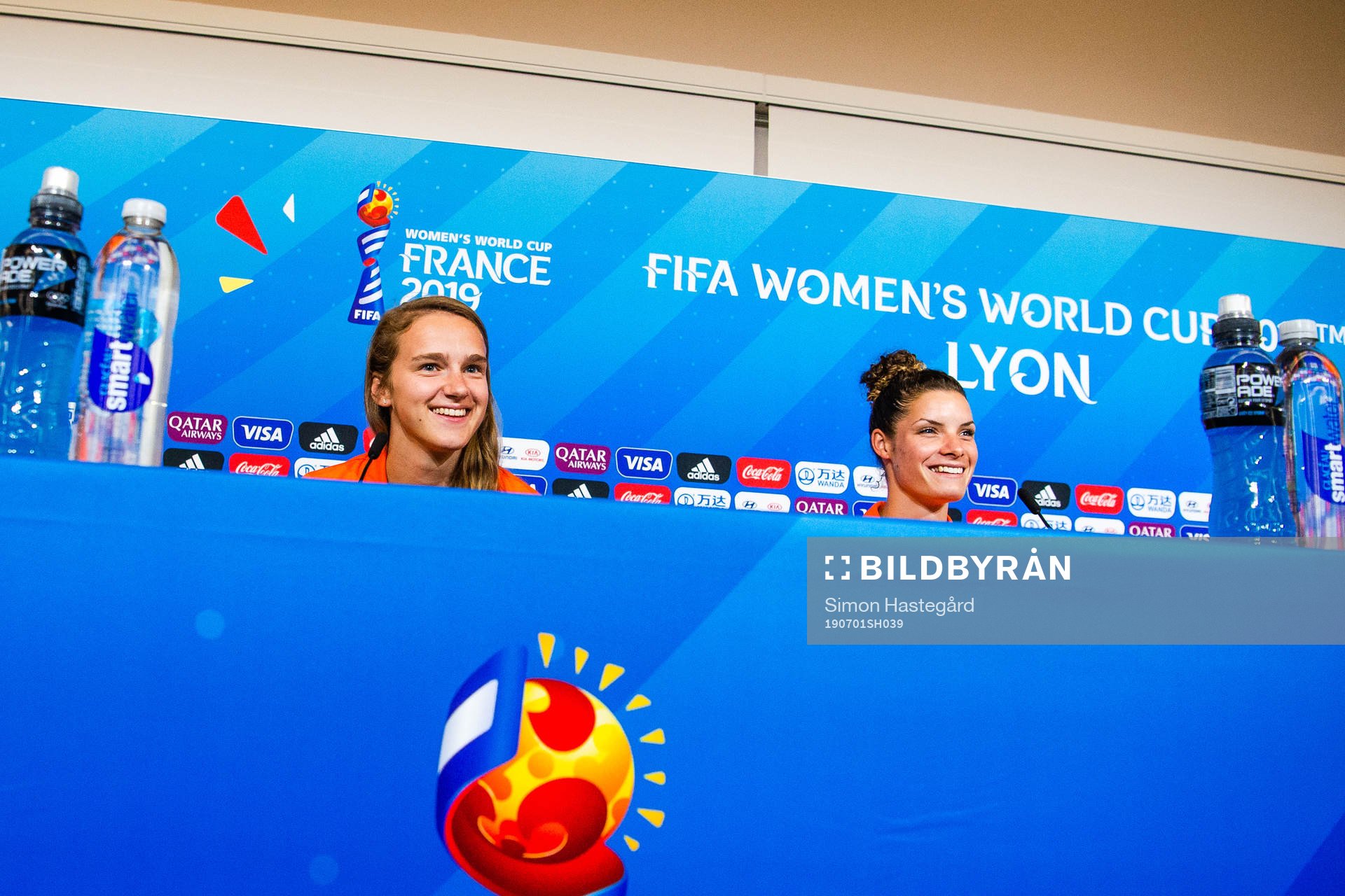 Vivianne Miedema and Dominique Bloodworth of Netherlands