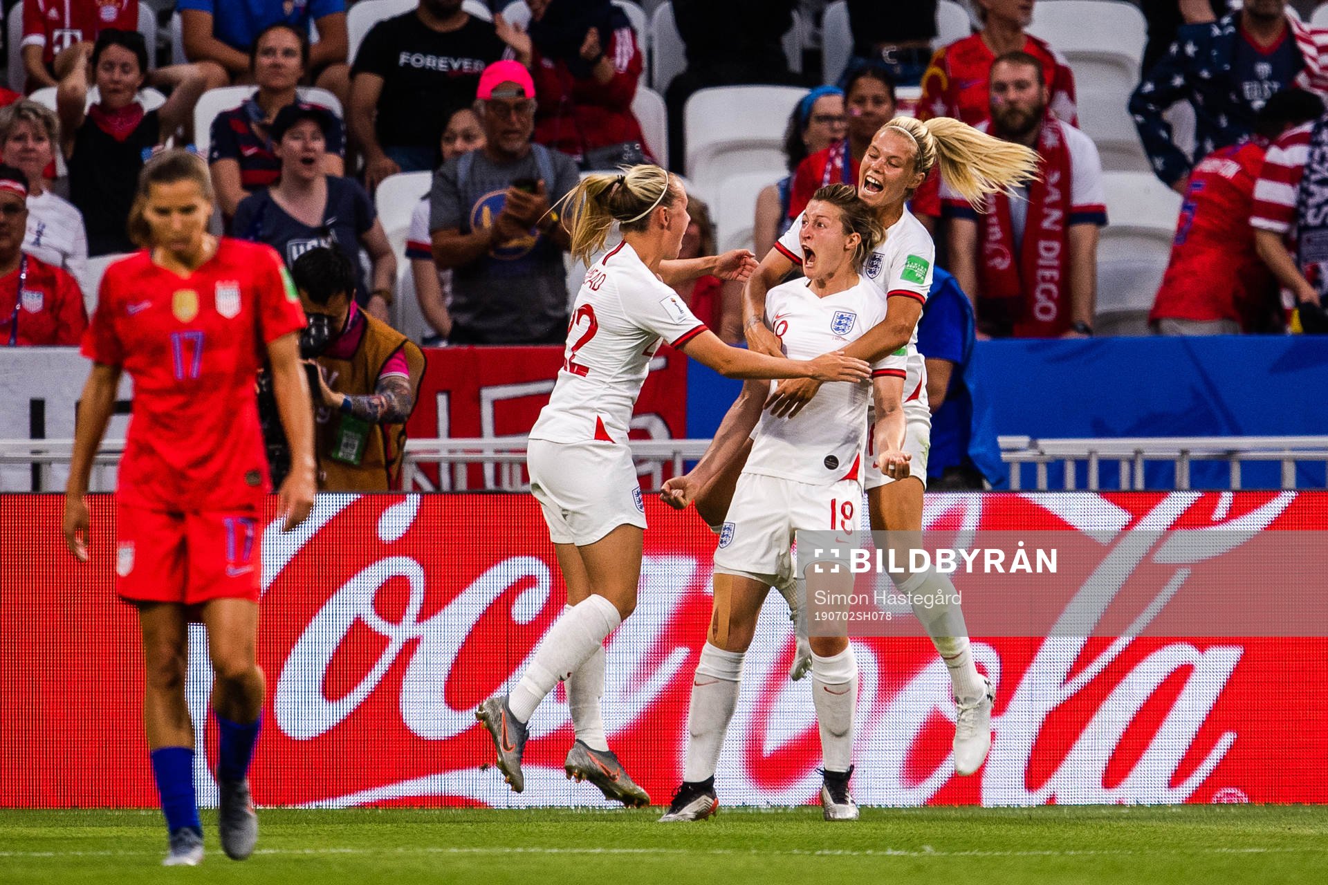 Ellen White of England celebrates the 1-1 goal