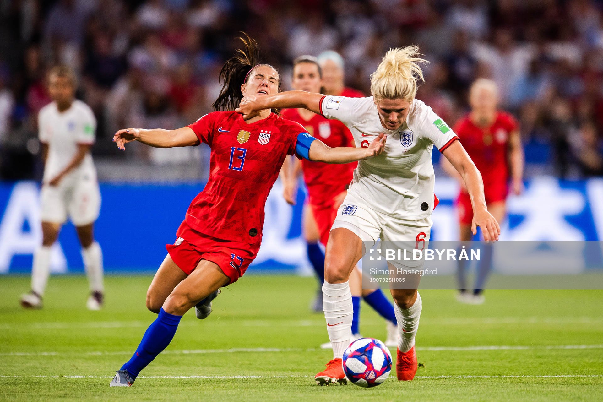 Alex Morgan of USA and Millie Bright of England