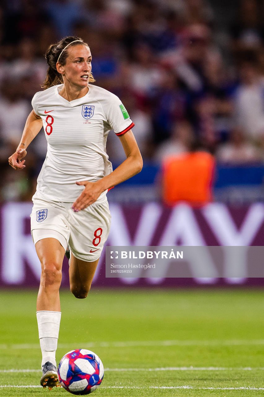 Jill Scott of England