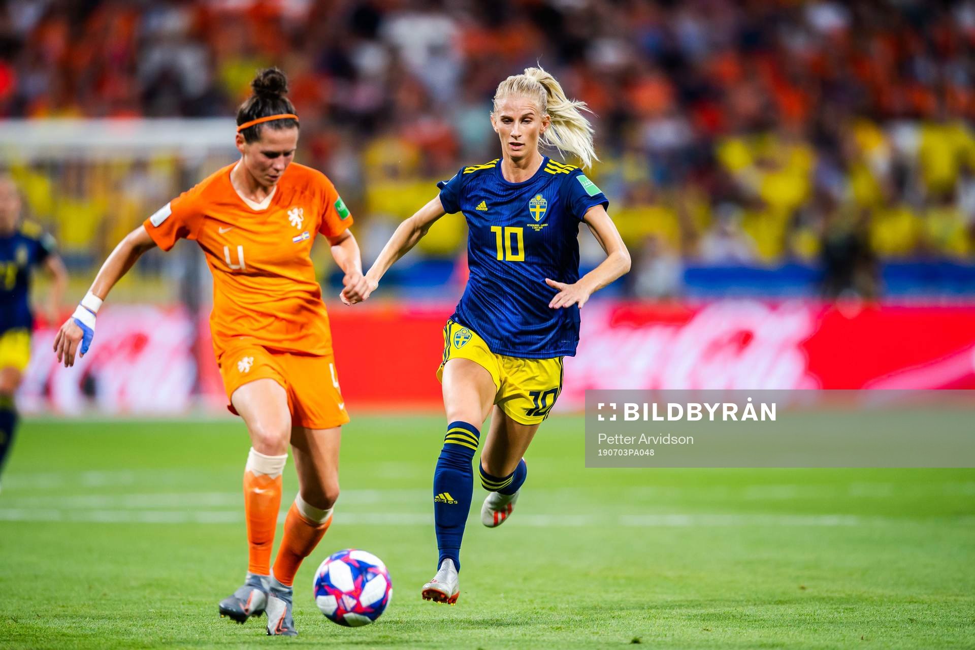 Merel Didi Van Dongen of Netherlands and Sofia Jakobsson of