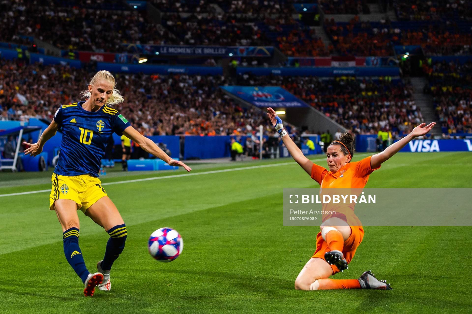 Sofia Jakobsson of Sweden and Merel Didi Van Dongen of