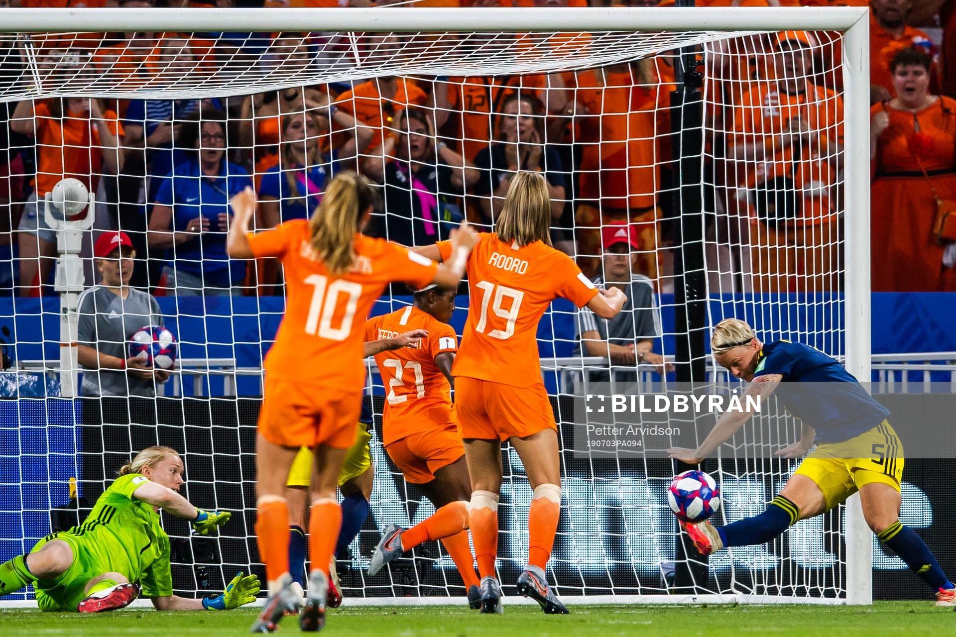 Nilla Fischer of Sweden with a save