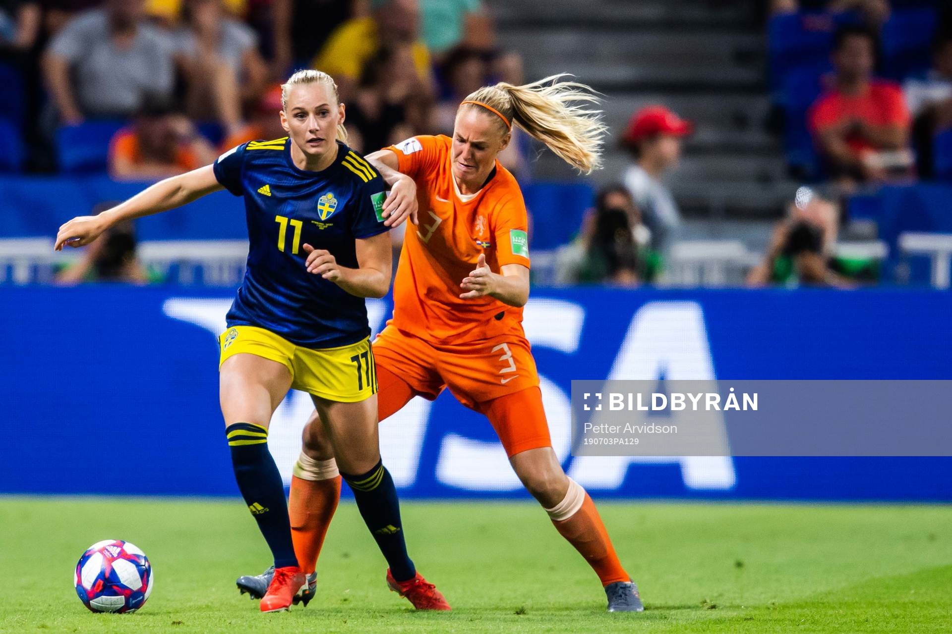Stina Blackstenius of Sweden and Stefanie Van Der Gragt of