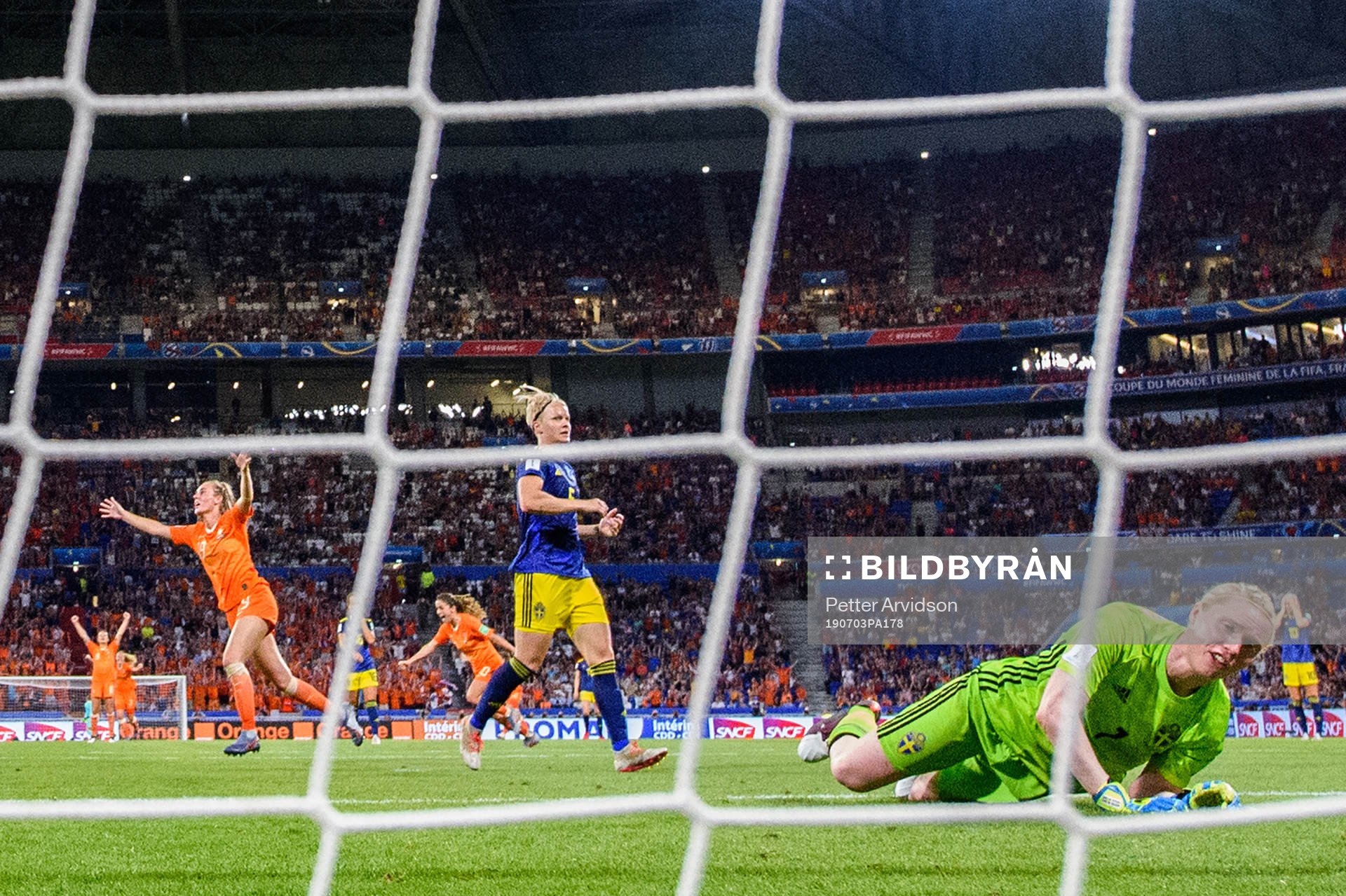 Jackie Noëlle Groenen of Netherlands (not pictured) scores
