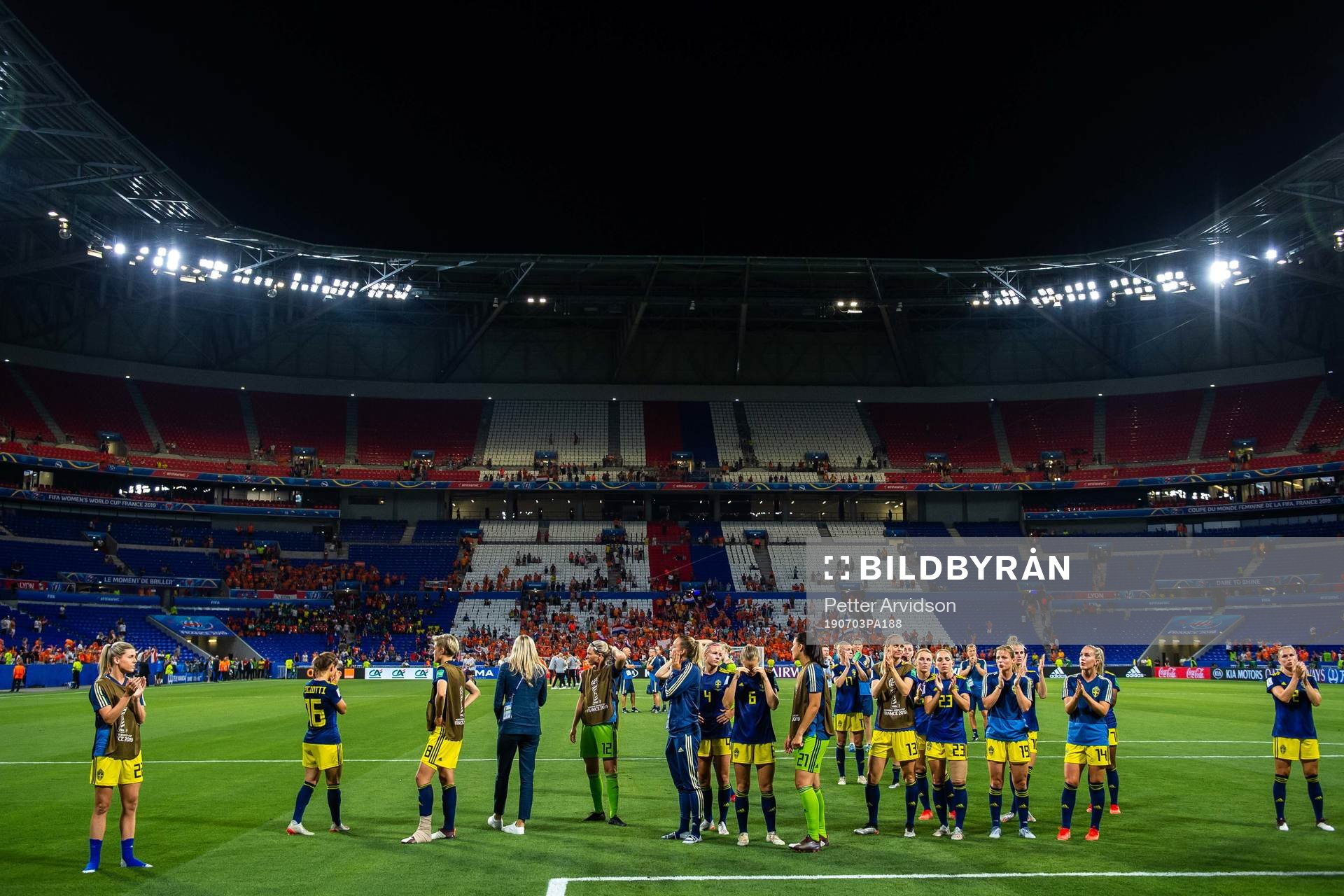 Players of Sweden thank the supporters