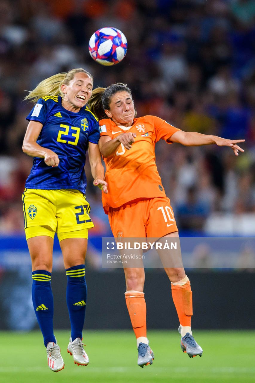 Elin Rubensson of Sweden and Daniëlle Van De Donk of
