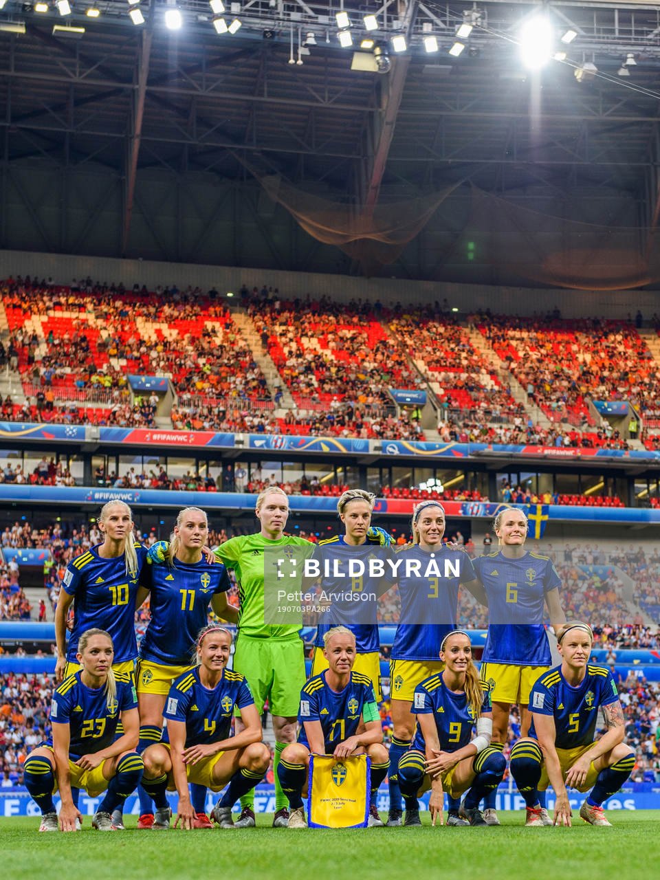 Sofia Jakobsson, Stina Blackstenius, goalkeeper Hedvig