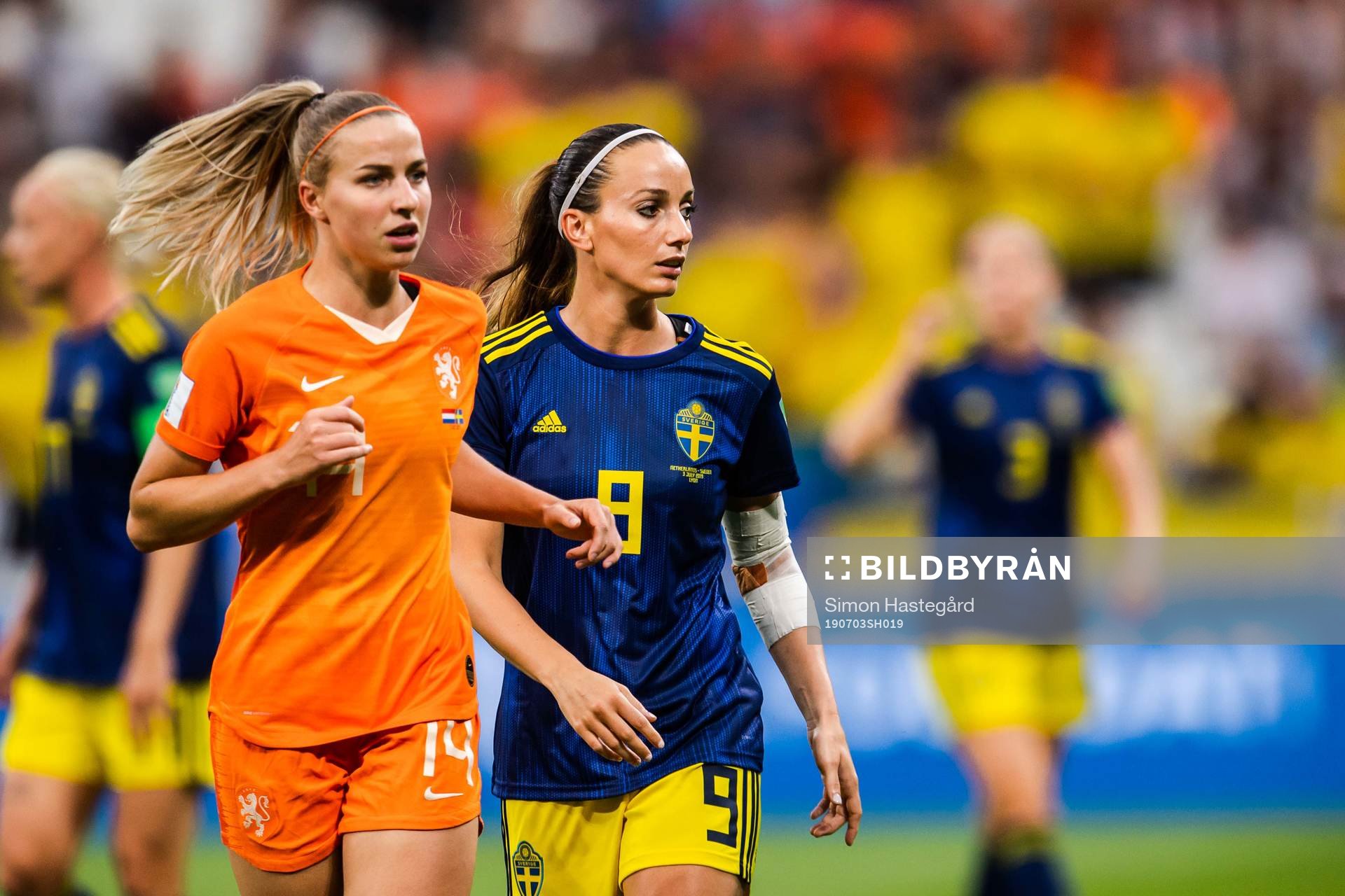 Jackie Noëlle Groenen of Netherlands and Kosovare Asllani