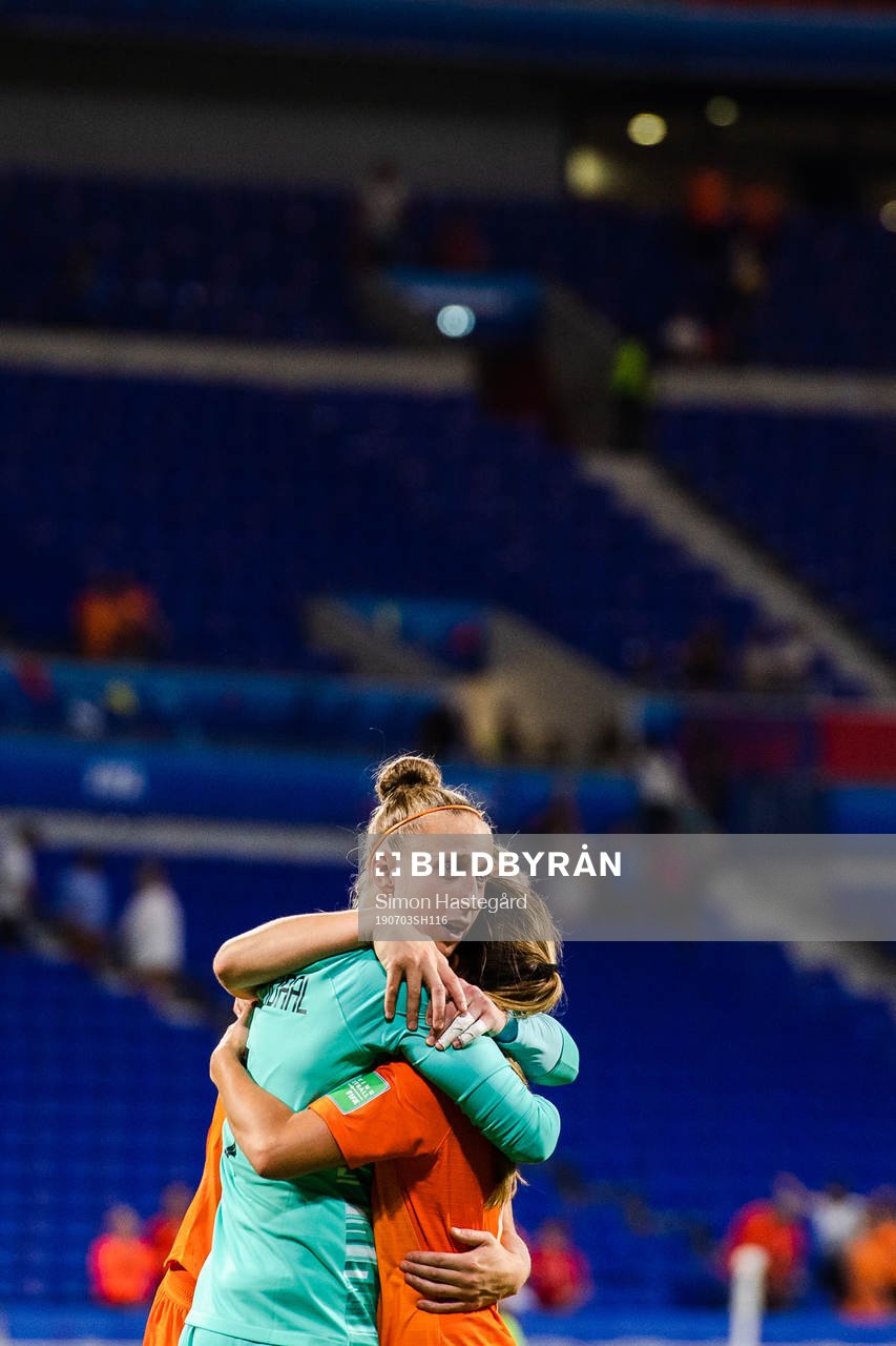 Goalkeeper Sari Van Veenendaal of Netherlands  celebrates