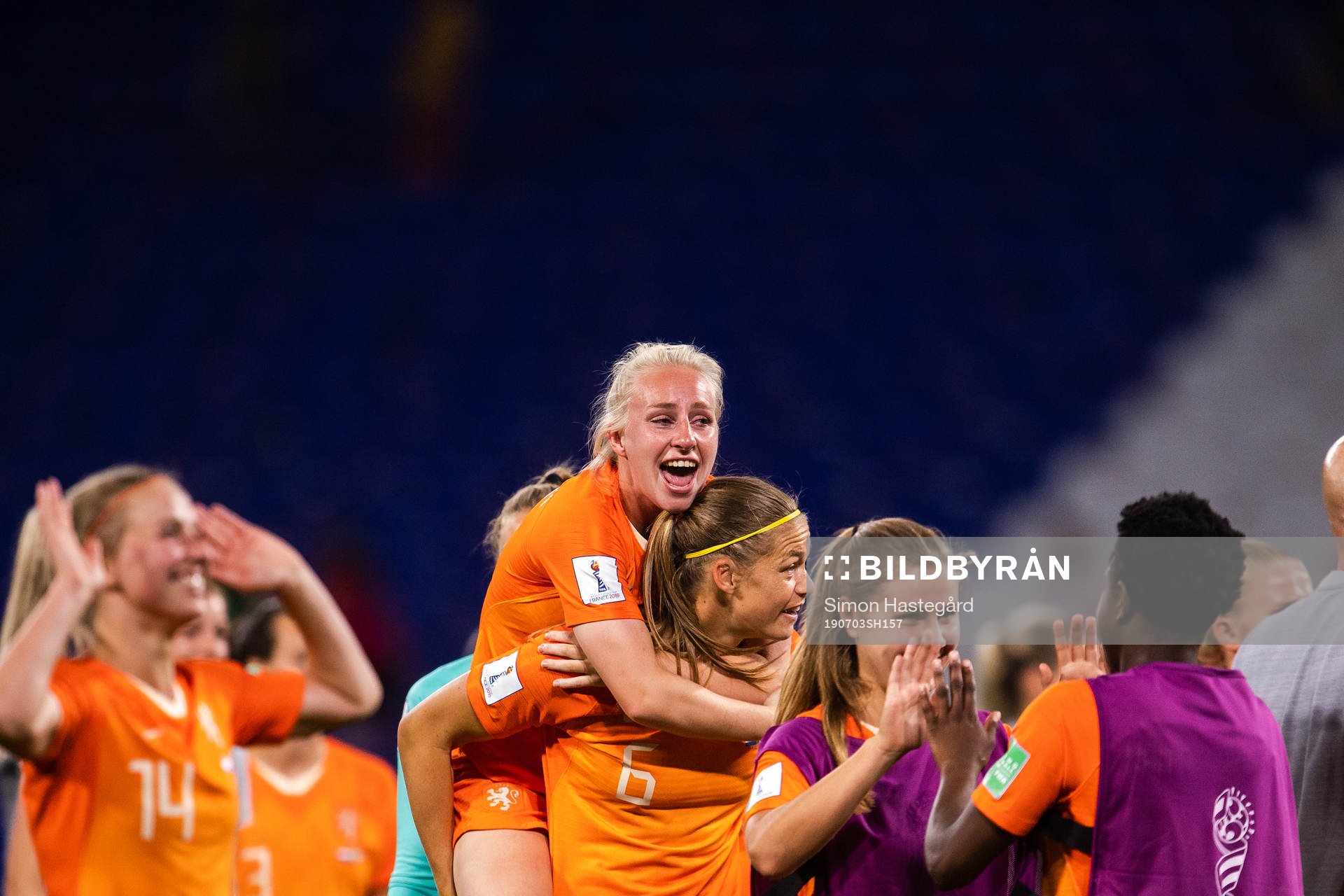 Inessa Kaagman of Netherlands celebrates