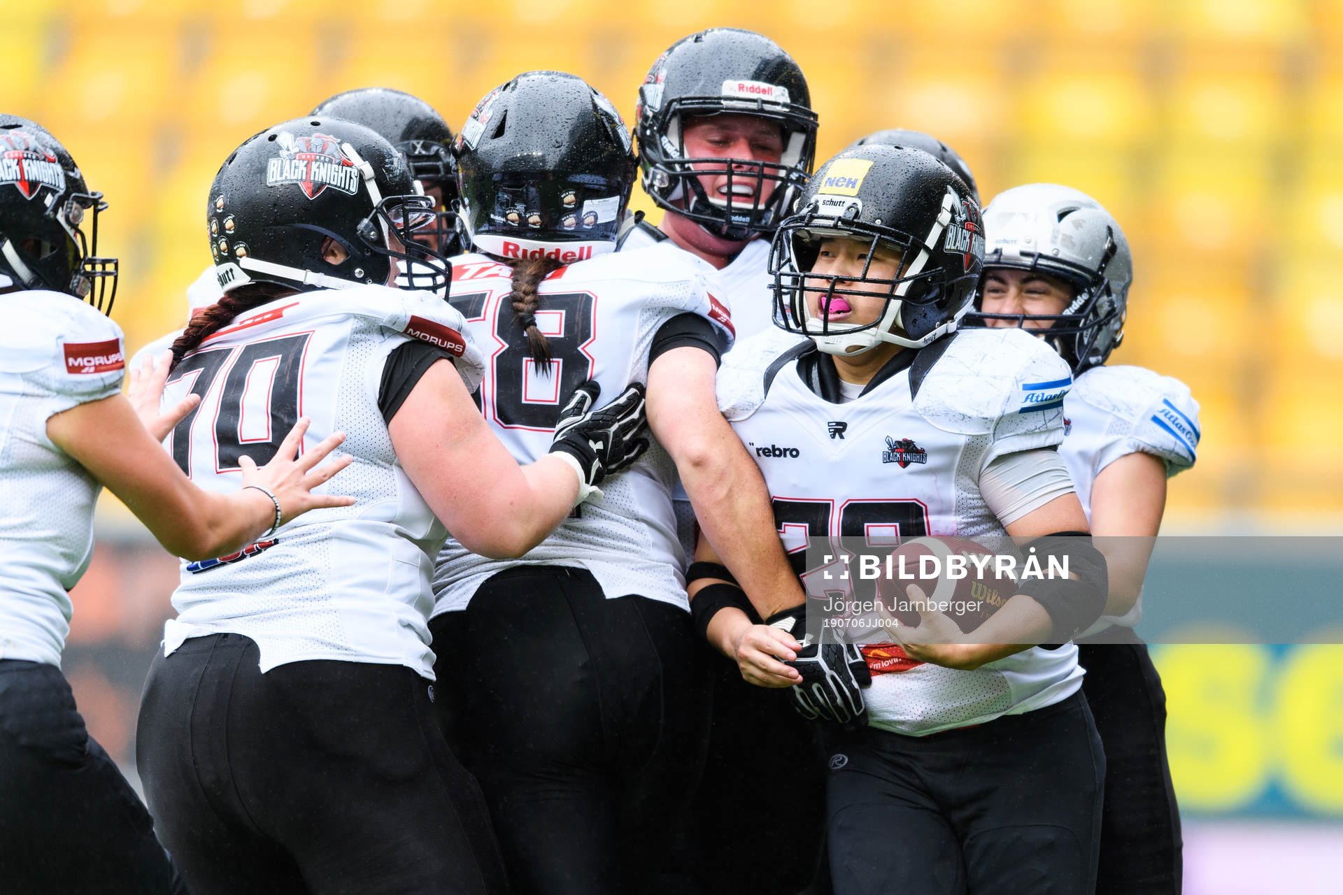 Örebro Black Knights Minmin Zhao jublar