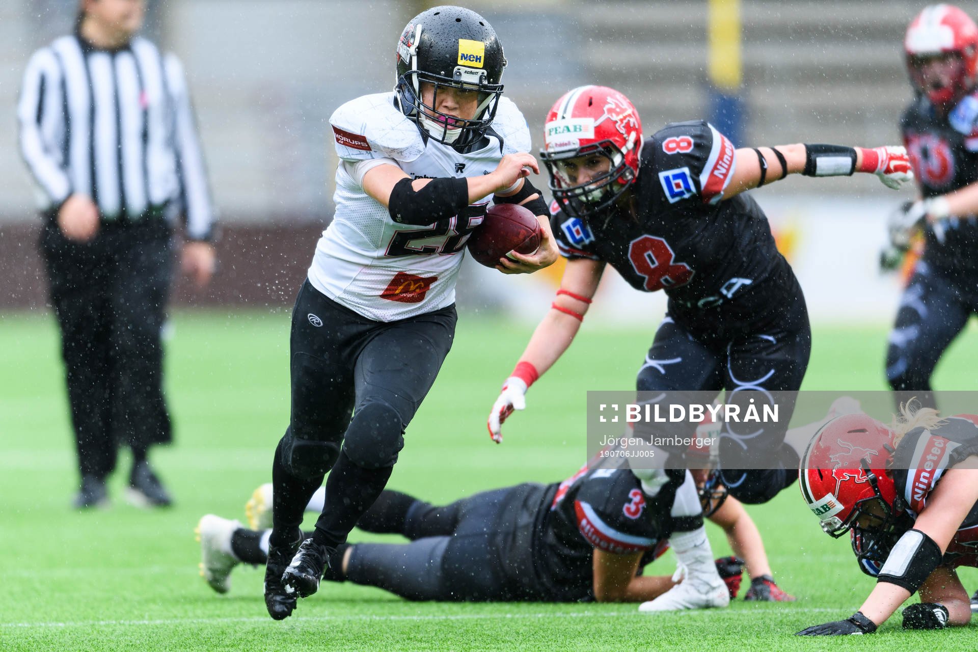 Örebro Black Knights Minmin Zhao under damernas SM-final i amerikansk fotboll mellan Carlstad Crusaders och Örebro Black Knights den 6 Juli 2019 i Borås.