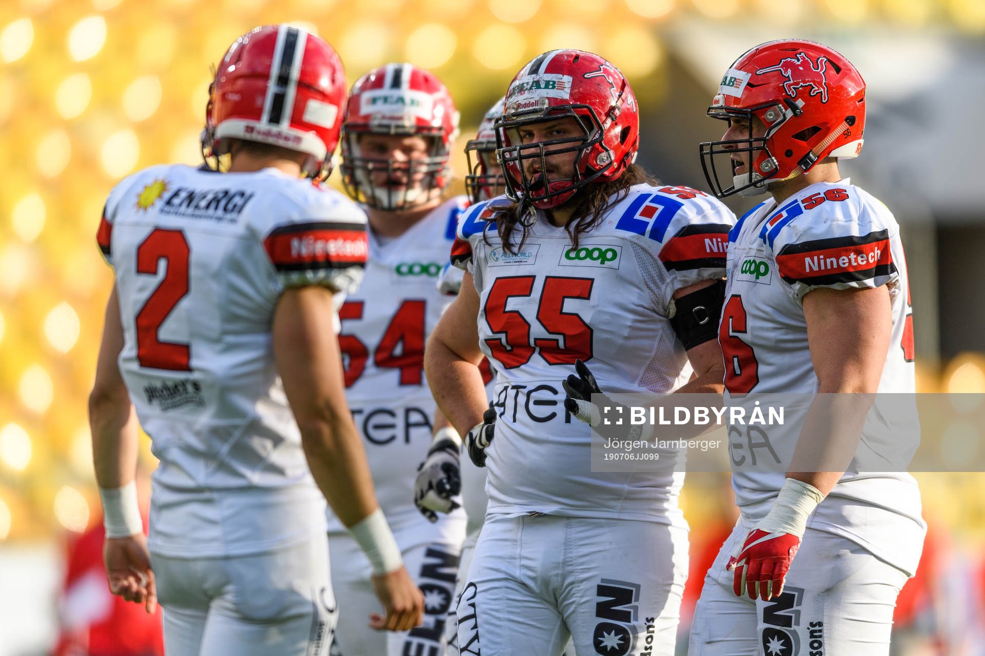 Carlstad Crusaders Martin Thor diskuterar med Philip Juhlin