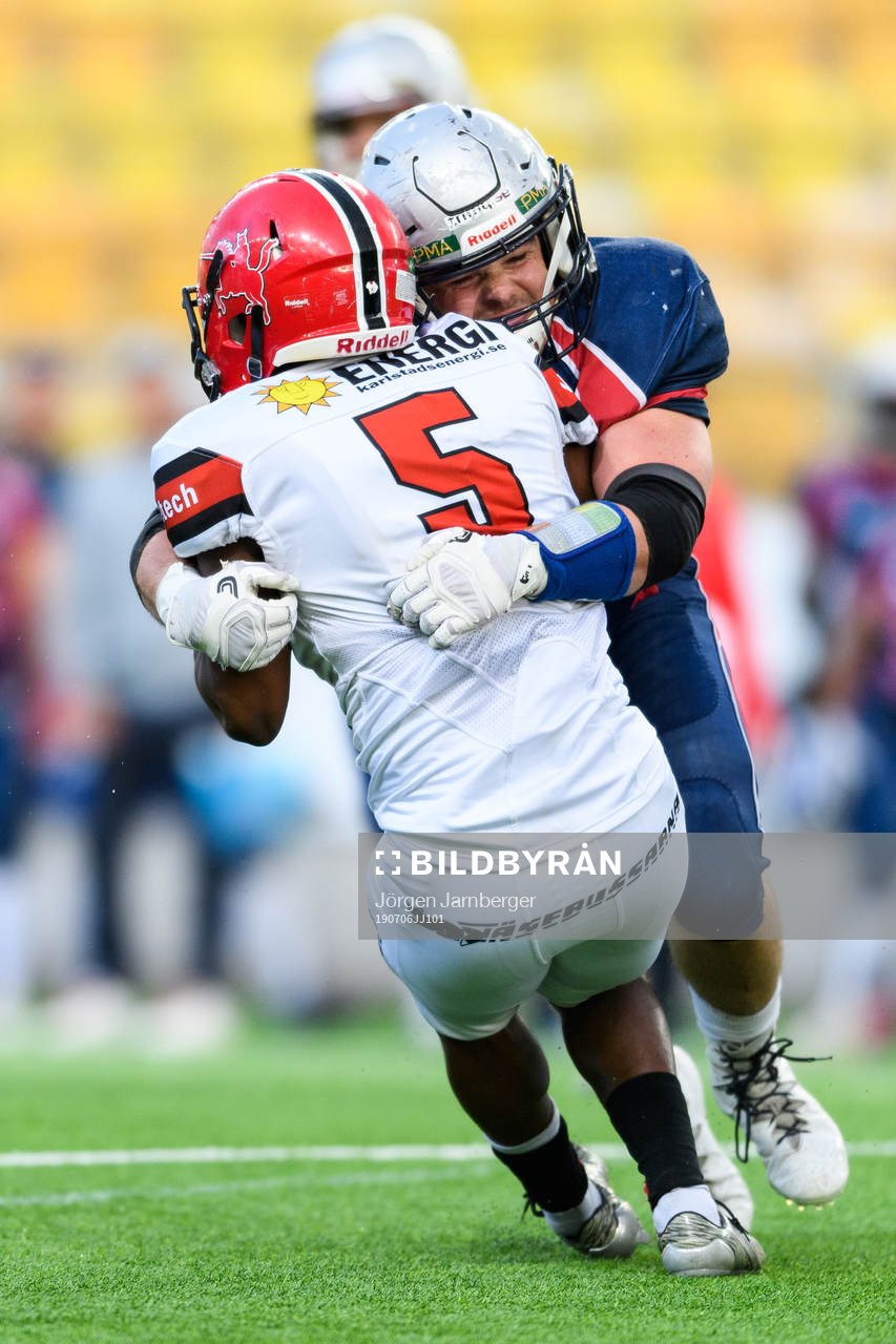 Stockholm Mean Machines Noah Risch tacklar Carlstad