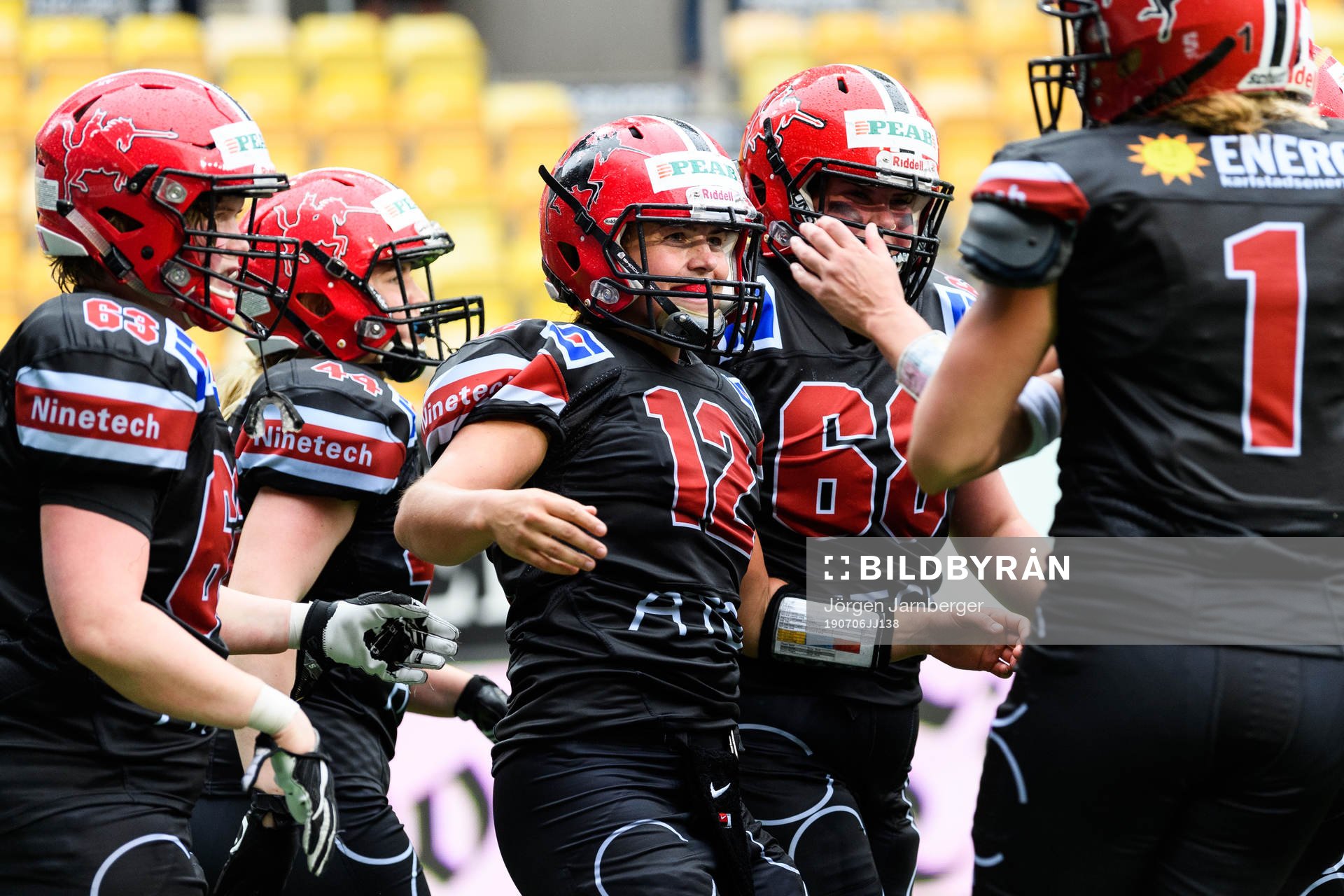 Carlstad Crusaders Karin Ullen jublar