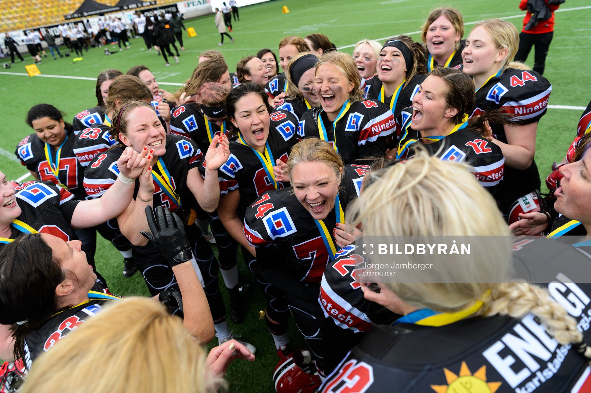 Carlstad Crusaders spelare jublar