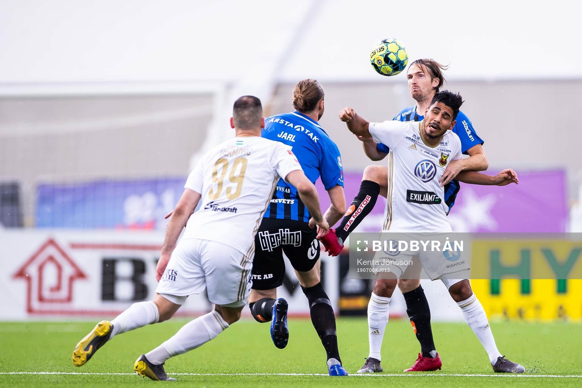 Östersunds Hosam Aiesh och Sirius Jesper Arvidsson