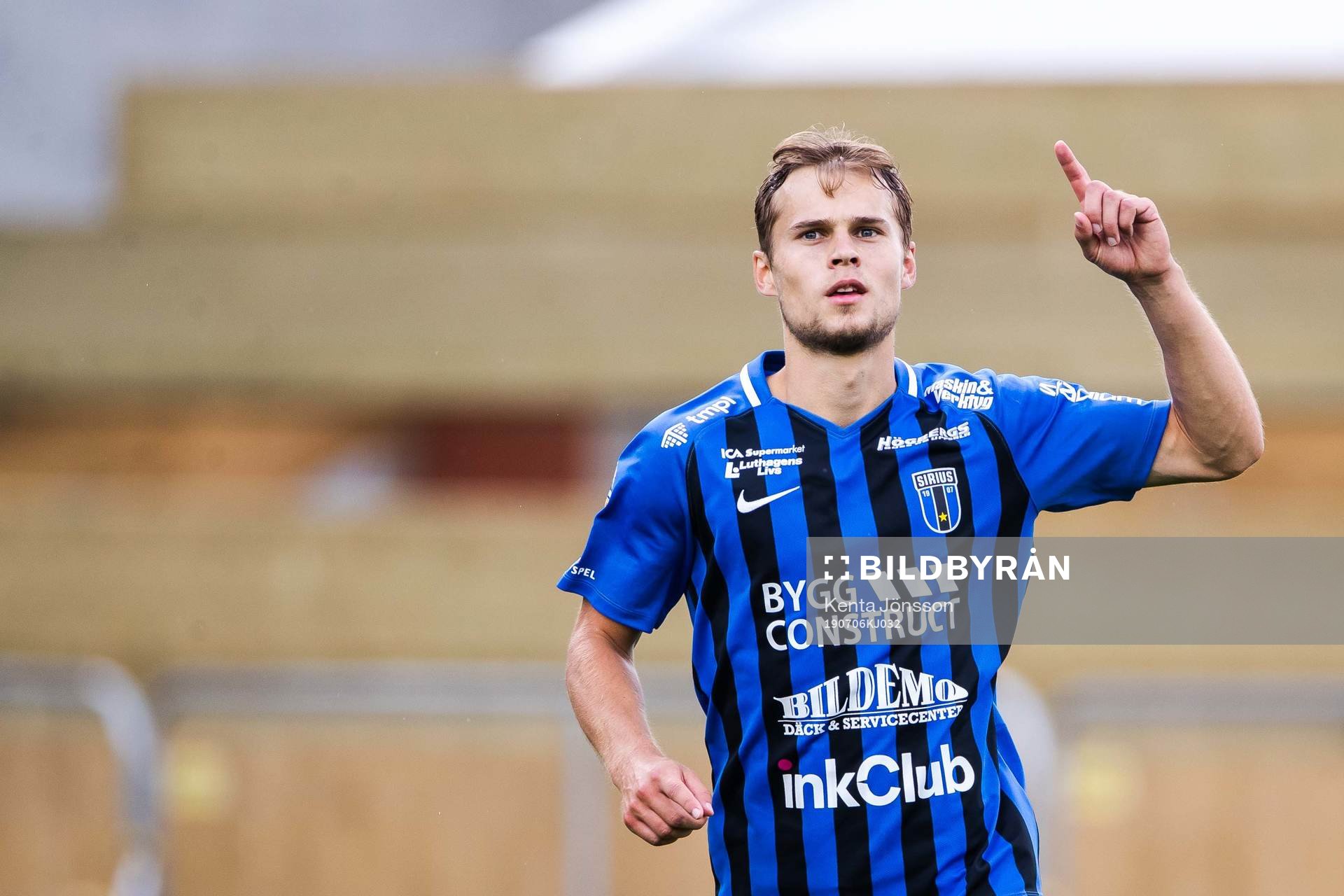 Sirius Sam Lundholm jublar