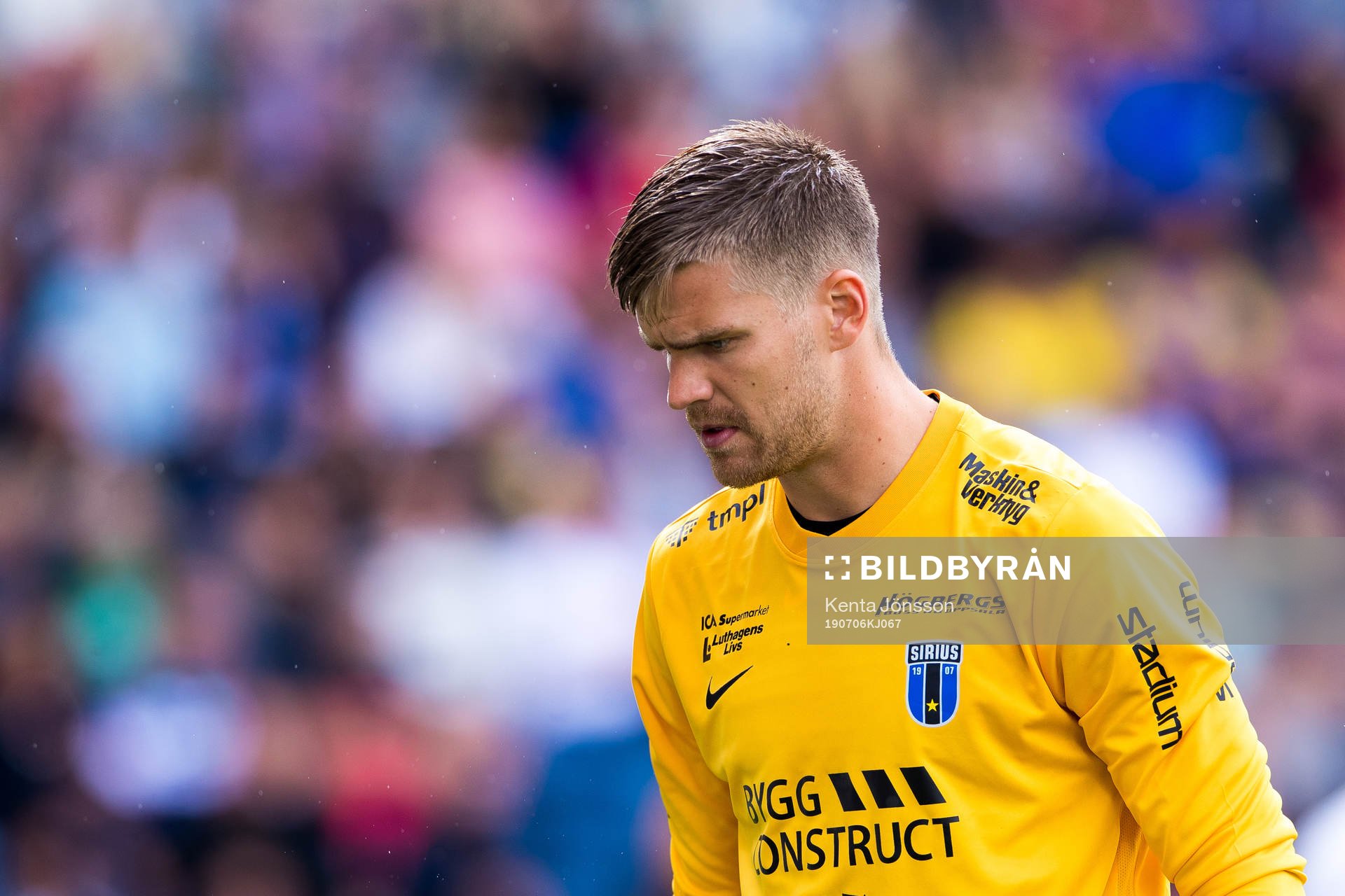 Sirius målvakt Lukas Jonsson deppar